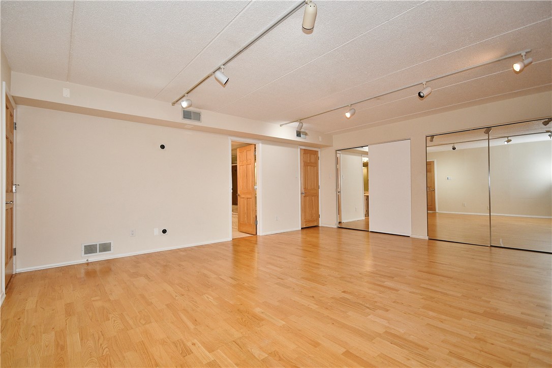 1000 Grandview Avenue Unit 401, Mt Washington, Pennsylvania, 15211, United States, 2 Bedrooms Bedrooms, ,2 BathroomsBathrooms,Residential,For Sale,1000 Grandview Avenue Unit 401,1662868
