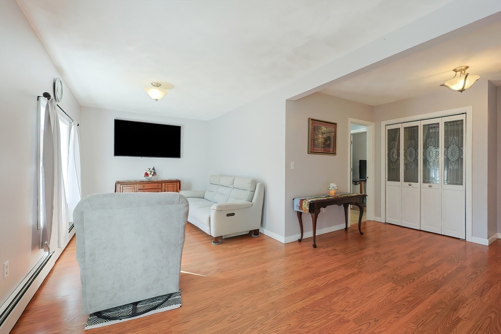 Peabody, Massachusetts, 01960, United States, 3 Bedrooms Bedrooms, ,2 BathroomsBathrooms,Residential,For Sale,2002865