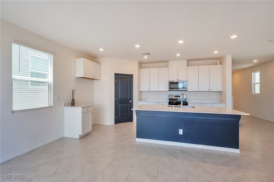 Las Vegas, Nevada, 89166, United States, 5 Bedrooms Bedrooms, ,3 BathroomsBathrooms,Residential,For Sale,1837691