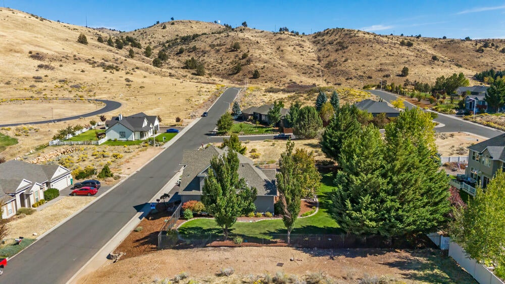 Klamath Falls, Oregon, 97601, United States, 3 Bedrooms Bedrooms, ,3 BathroomsBathrooms,Residential,For Sale,1848515