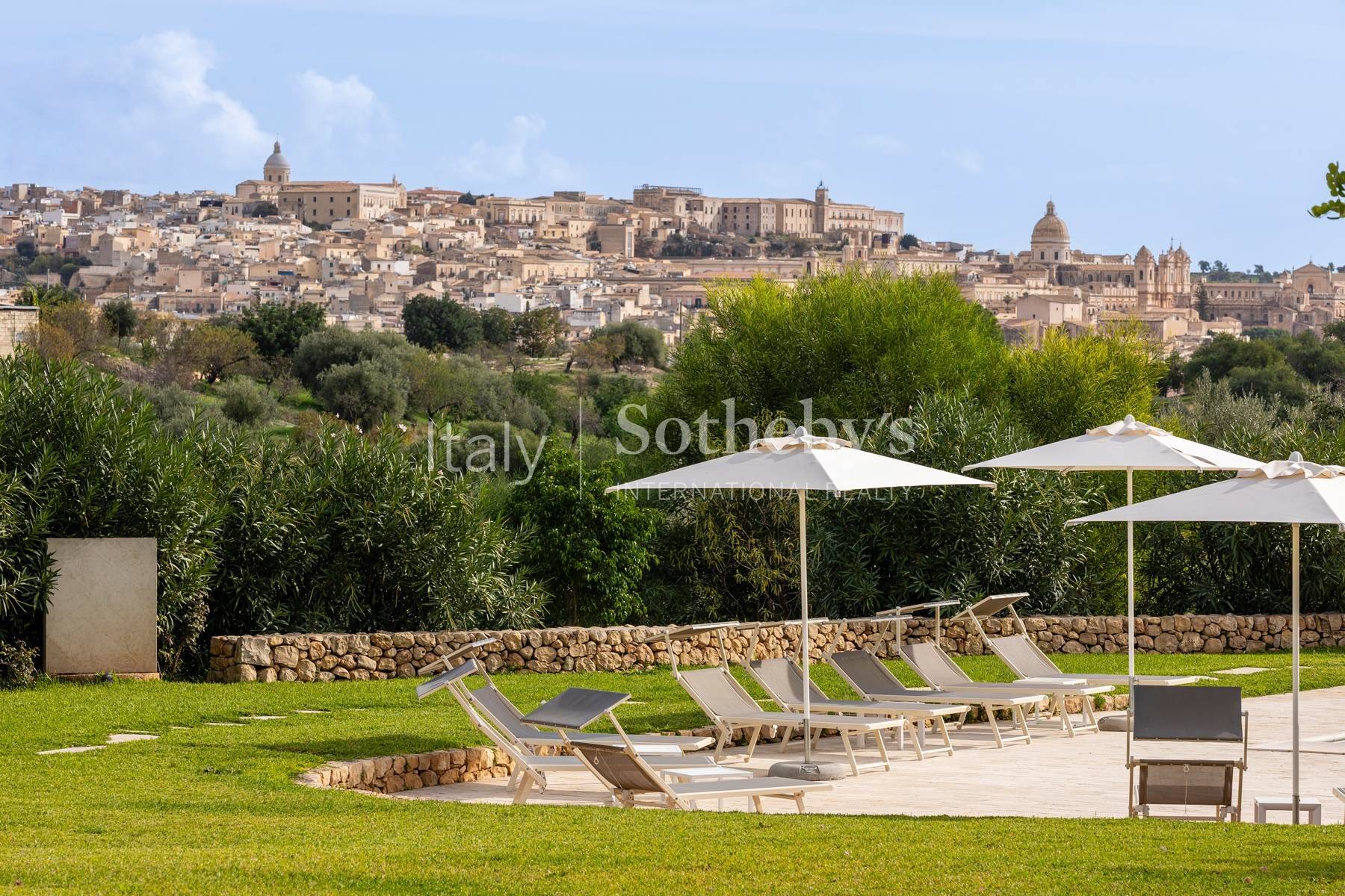  Renovated old Sicilian farmyard with views over Noto - 物件實景