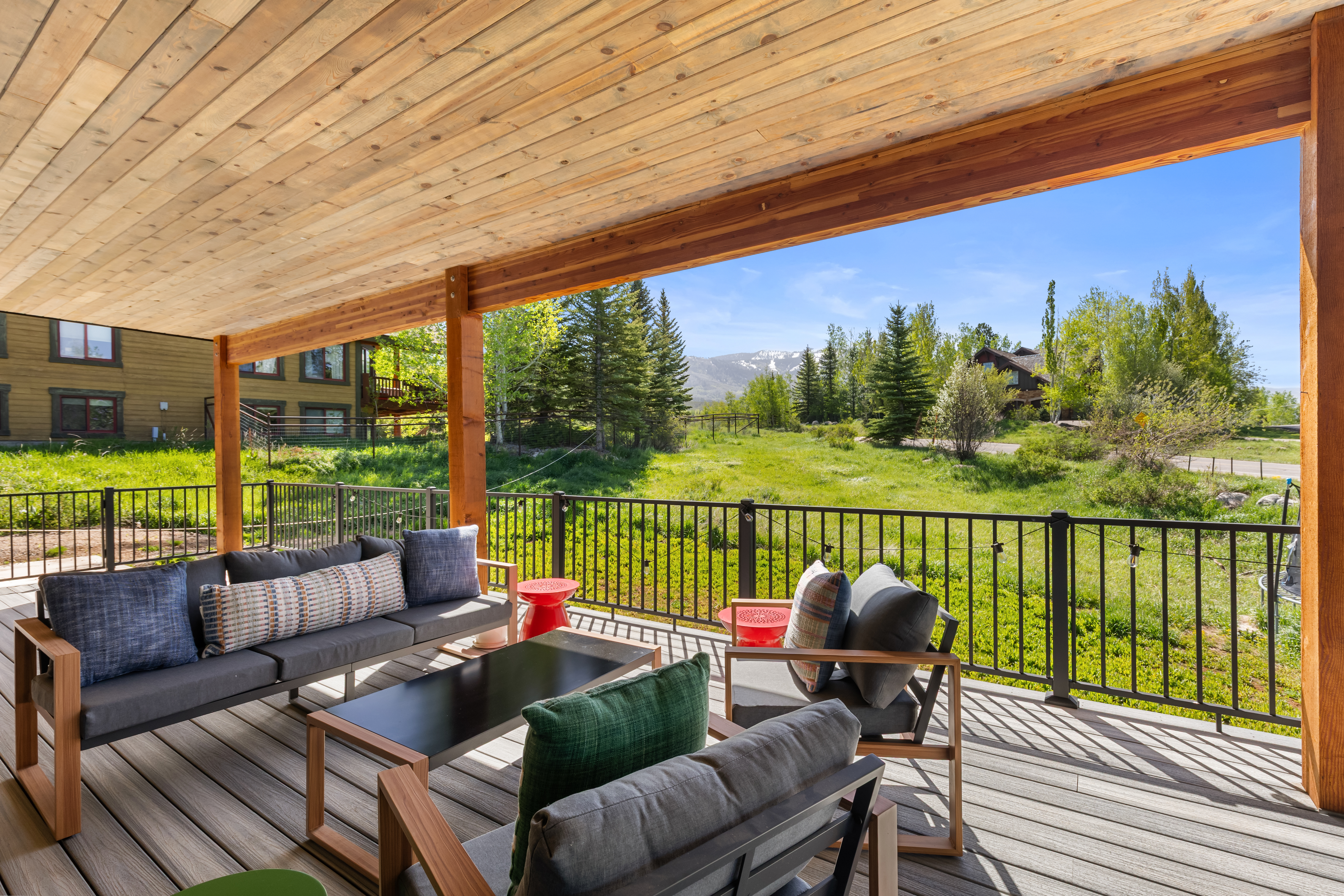  MODERN FISH CREEK AREA HOME - 物件實景