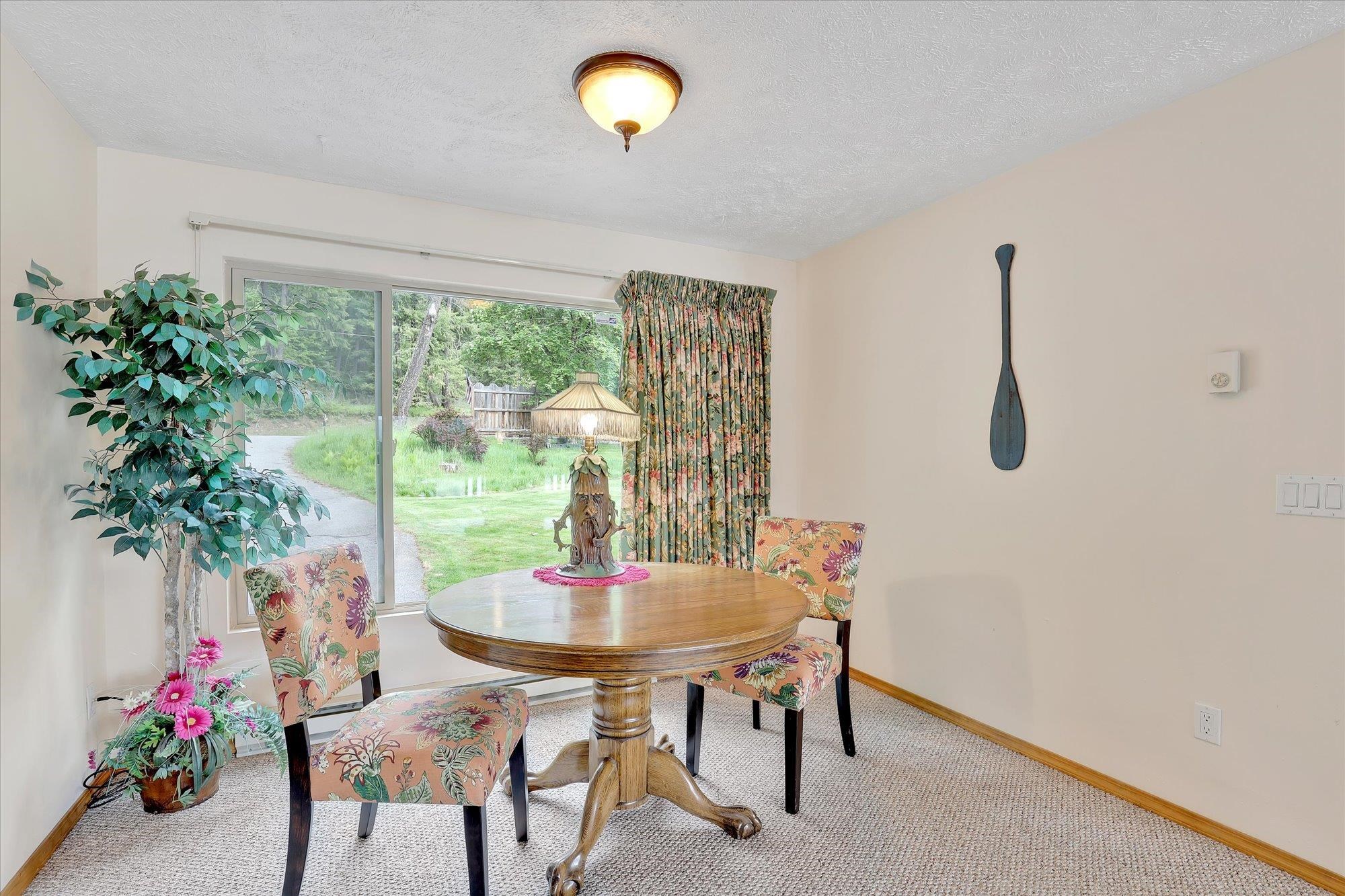 Newman Lake, Washington, 99025, United States, 4 Bedrooms Bedrooms, ,3 BathroomsBathrooms,Residential,For Sale,1929094