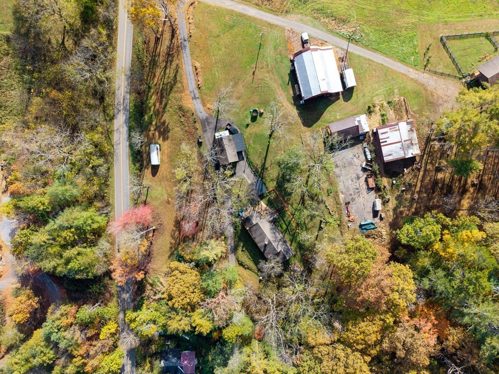 Brasstown, North Carolina, 28902, United States, 3 Bedrooms Bedrooms, ,3 BathroomsBathrooms,Residential,For Sale,1986118