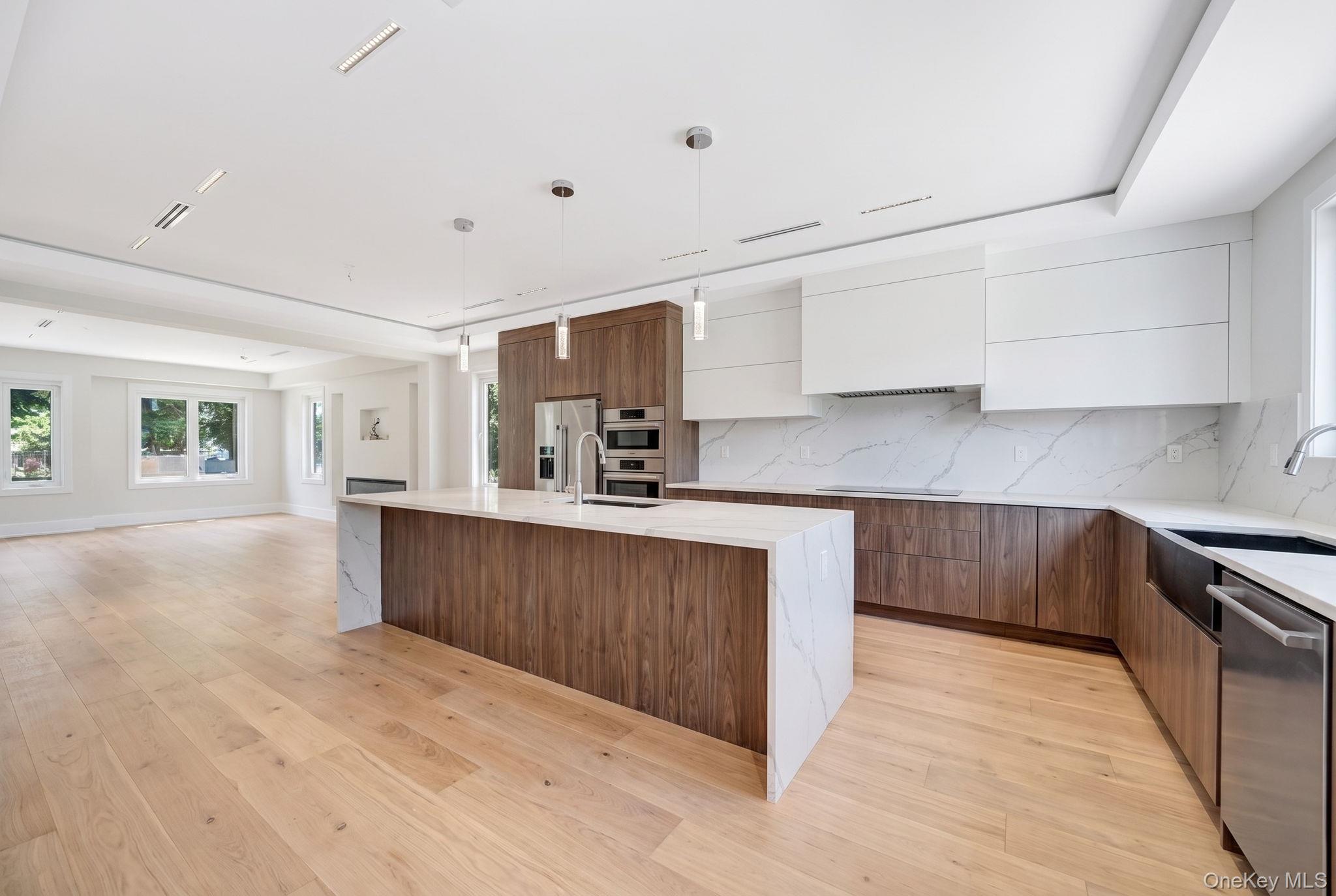  748 Carman Avenue, Westbury, NY, 11590 - 物件實景