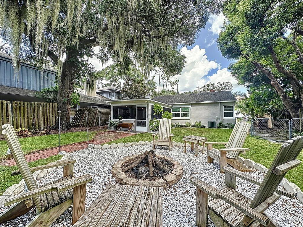 Orlando, Florida, 32804, United States, 2 Bedrooms Bedrooms, ,1 BathroomBathrooms,Residential,For Sale,1920096