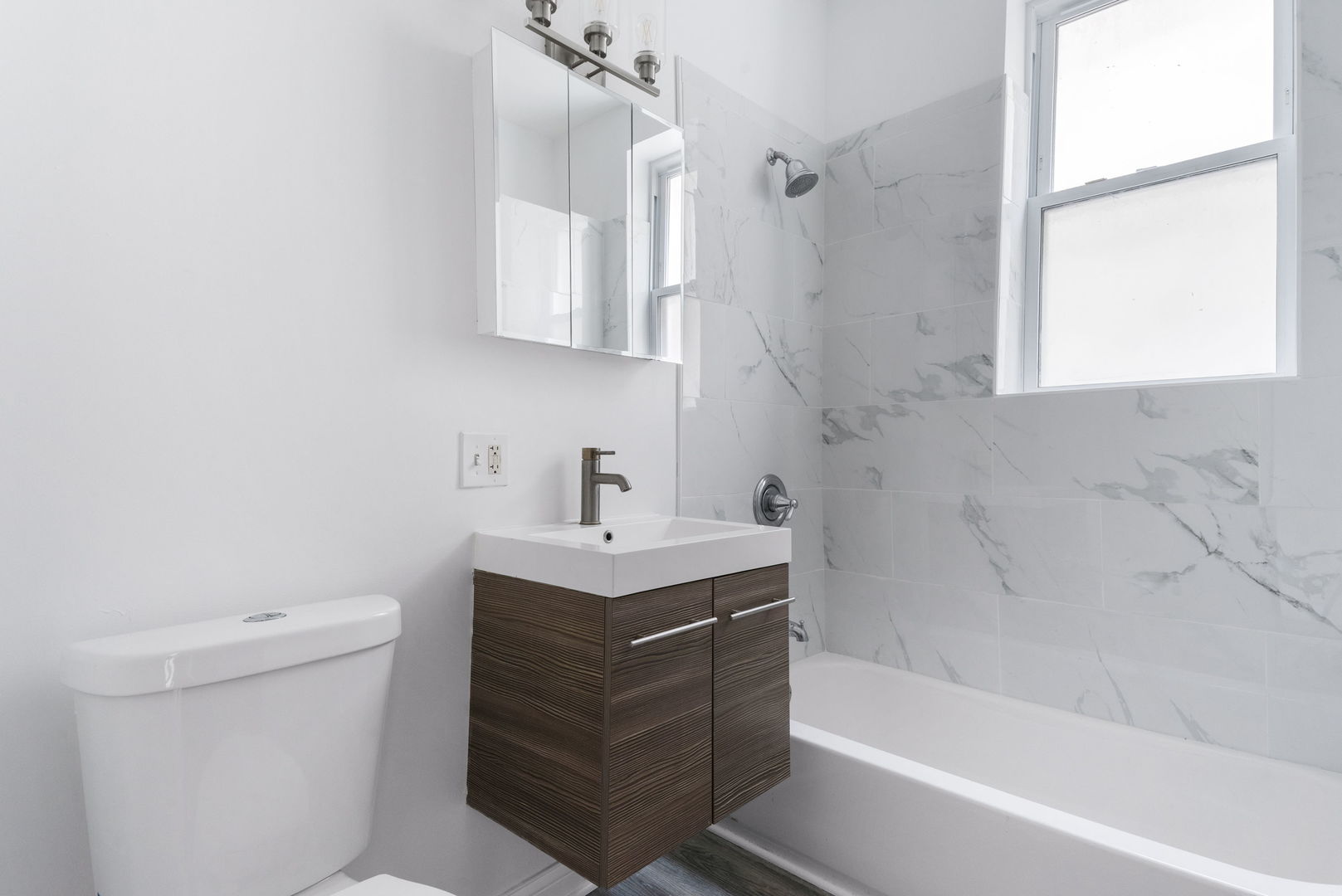 Chicago, Illinois, 60623, United States, 10 Bedrooms Bedrooms, ,Residential,For Sale,1997118