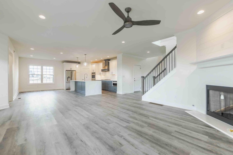 Richmond, Kentucky, 40475, United States, 5 Bedrooms Bedrooms, ,5 BathroomsBathrooms,Residential,For Sale,1881286