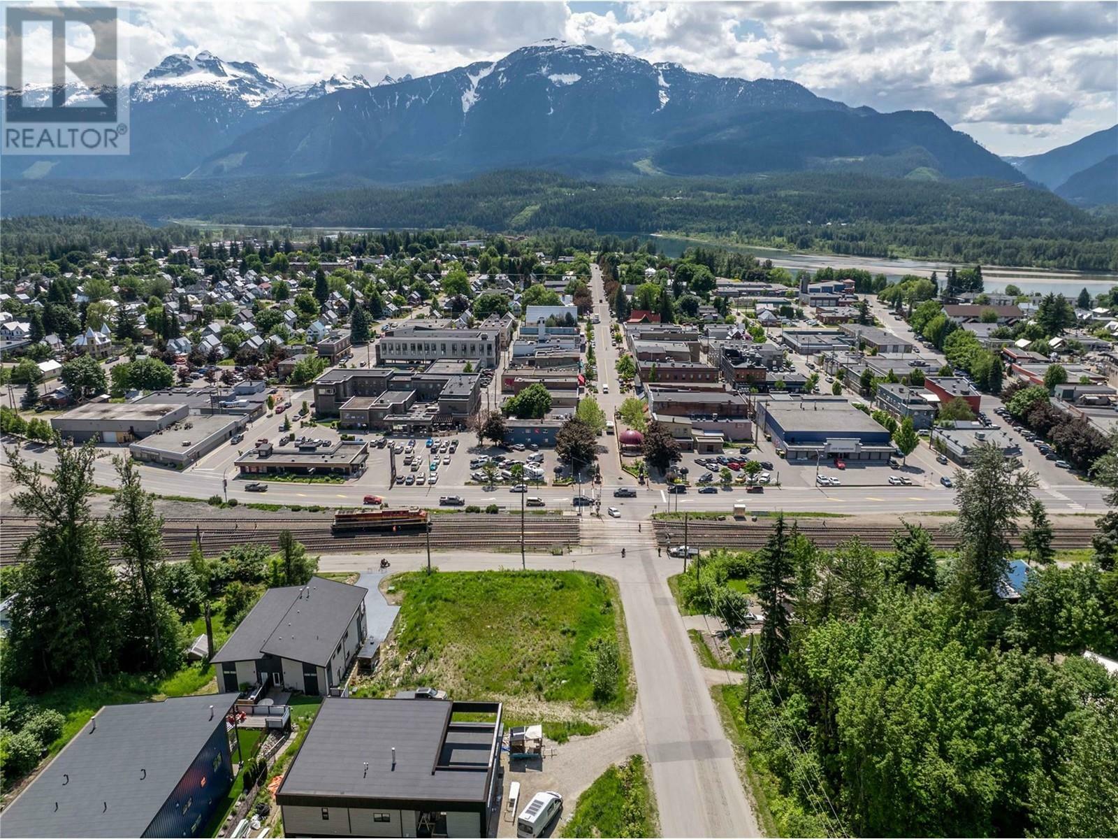 REVELSTOKE, British Columbia, V0E 2S0, CA, ,Residential,For Sale,1856679