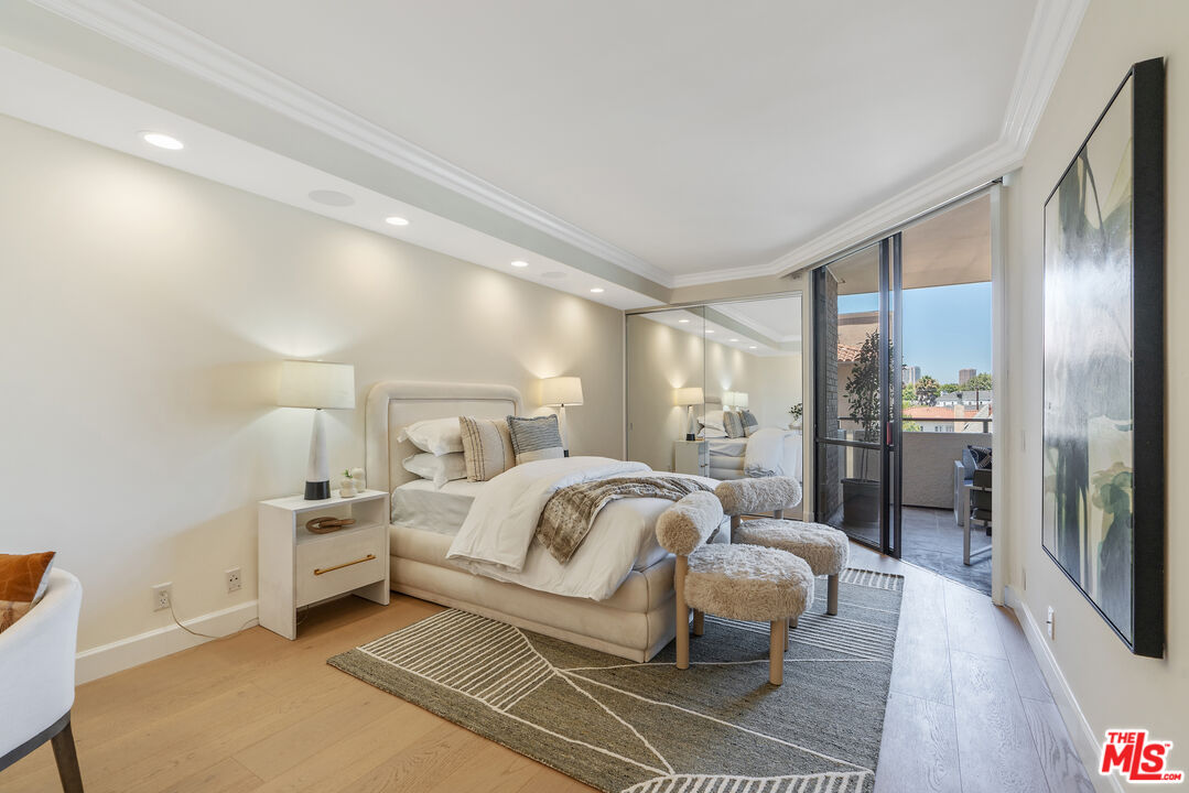 Beverly Hills, California, 90212, United States, 2 Bedrooms Bedrooms, ,3 BathroomsBathrooms,Residential,For Sale,1891933