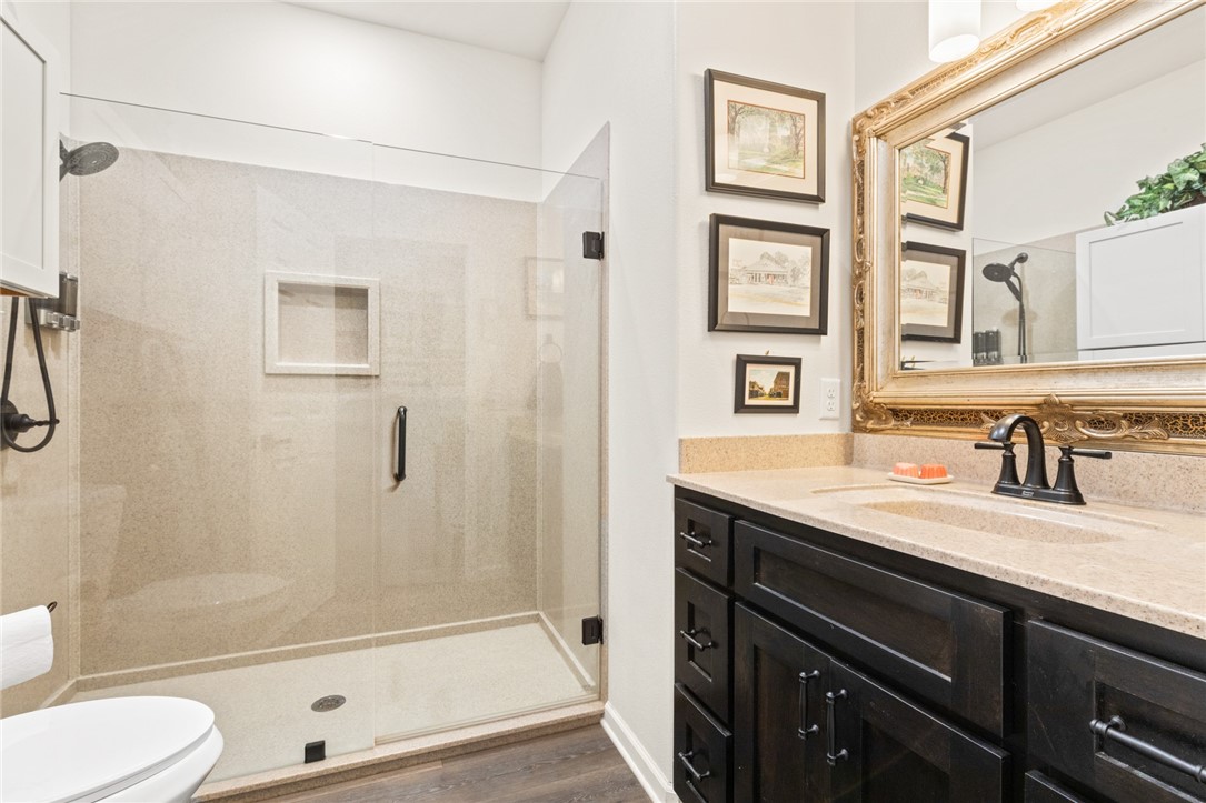 Yellville, Arkansas, 72687, United States, 2 Bedrooms Bedrooms, ,3 BathroomsBathrooms,Residential,For Sale,1970032