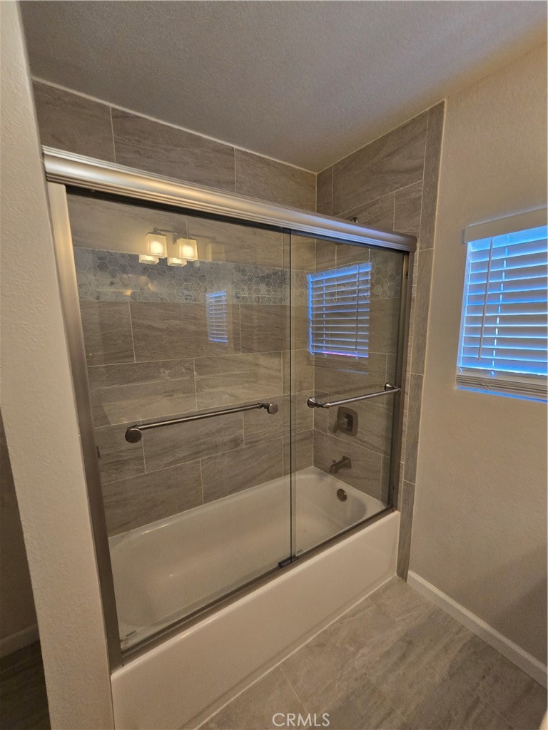 Escondido, California, 92025, United States, 3 Bedrooms Bedrooms, ,2 BathroomsBathrooms,Residential,For Sale,1986059