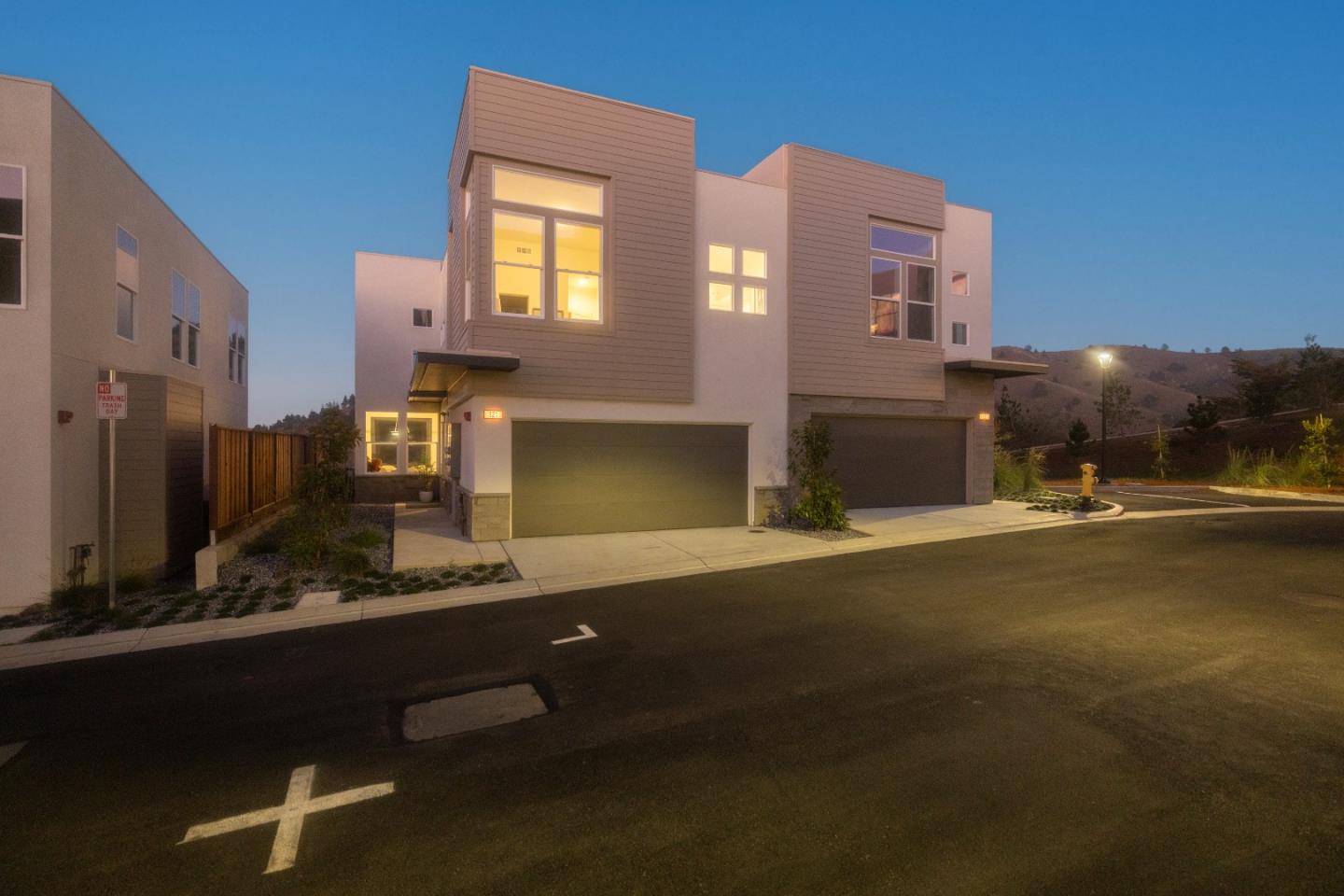 Pacifica, California, 94044, United States, 3 Bedrooms Bedrooms, ,3 BathroomsBathrooms,Residential,For Sale,2001839