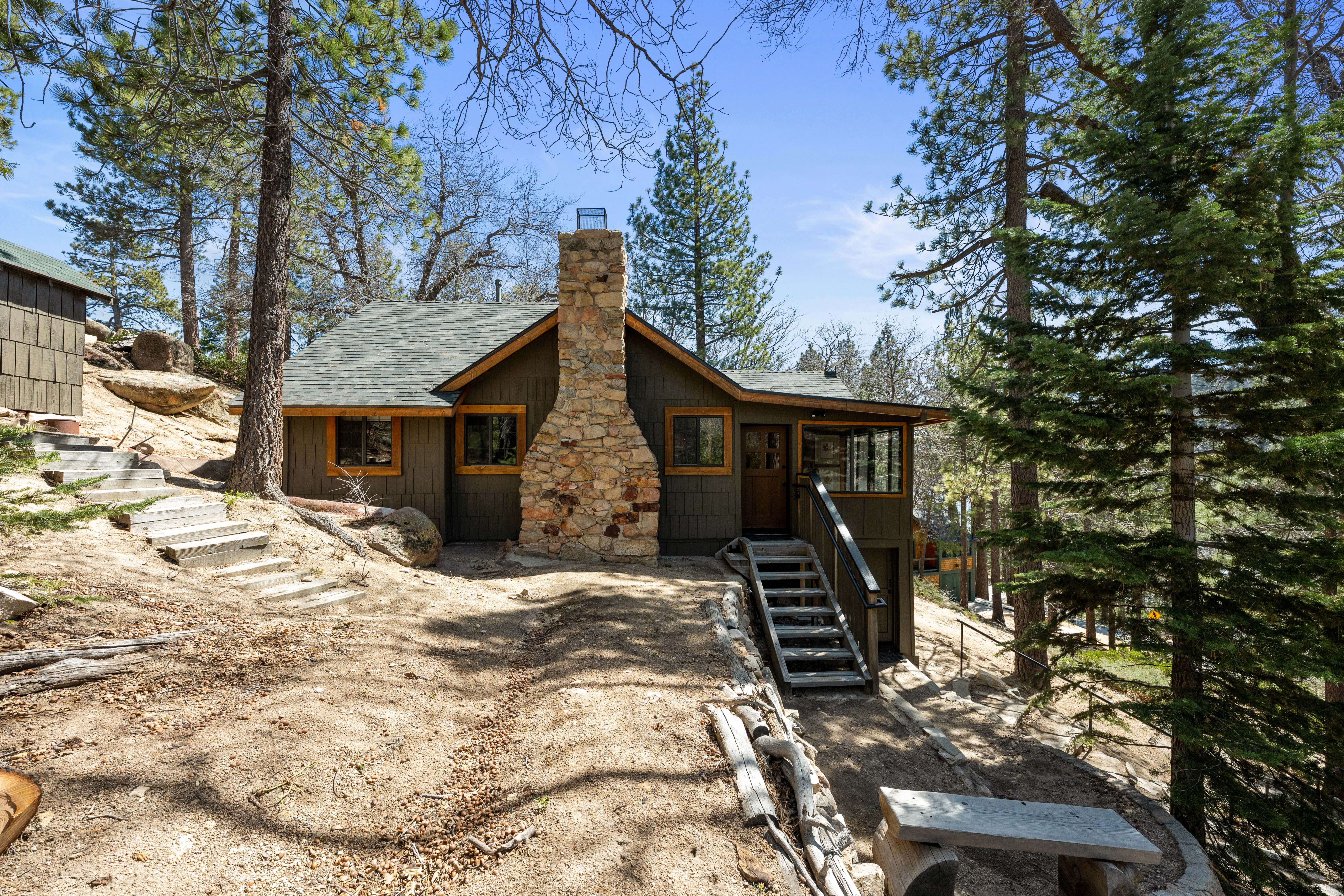  260 Nolan Trail, Fawnskin, CA 92333 - 物件實景