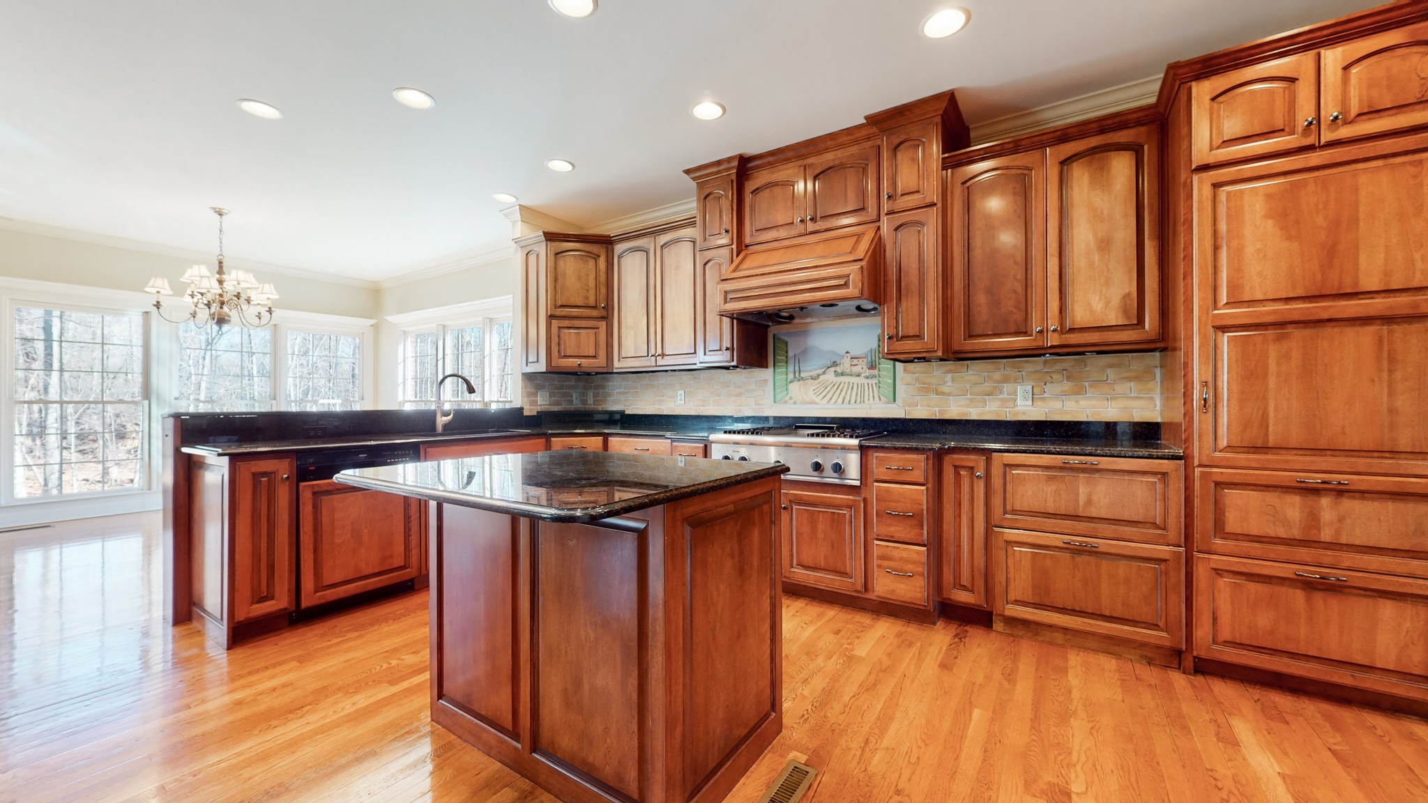 Tullahoma, Tennessee, 37388, United States, 6 Bedrooms Bedrooms, ,5 BathroomsBathrooms,Residential,For Sale,1978966