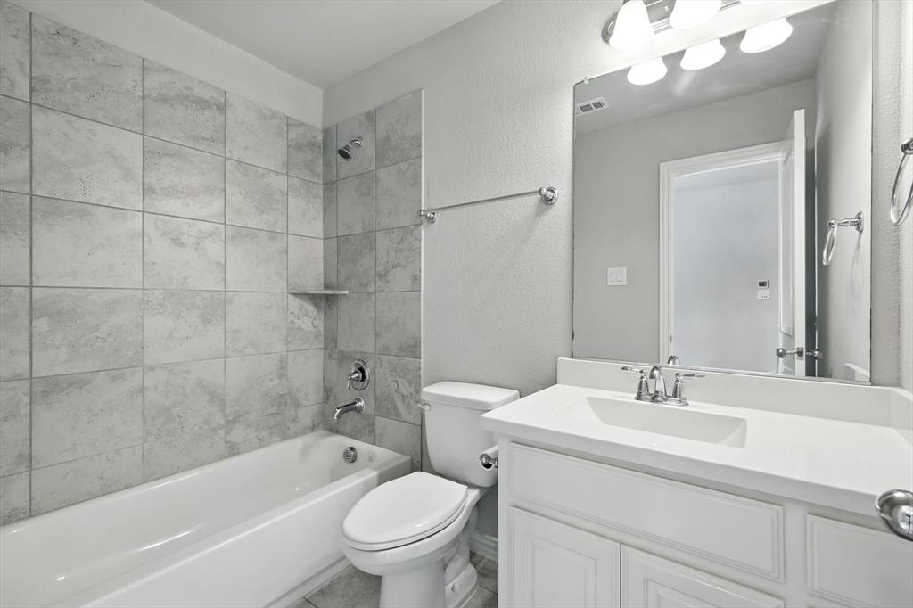 Little Elm, Texas, 75068, United States, 4 Bedrooms Bedrooms, ,5 BathroomsBathrooms,Residential,For Sale,1982931