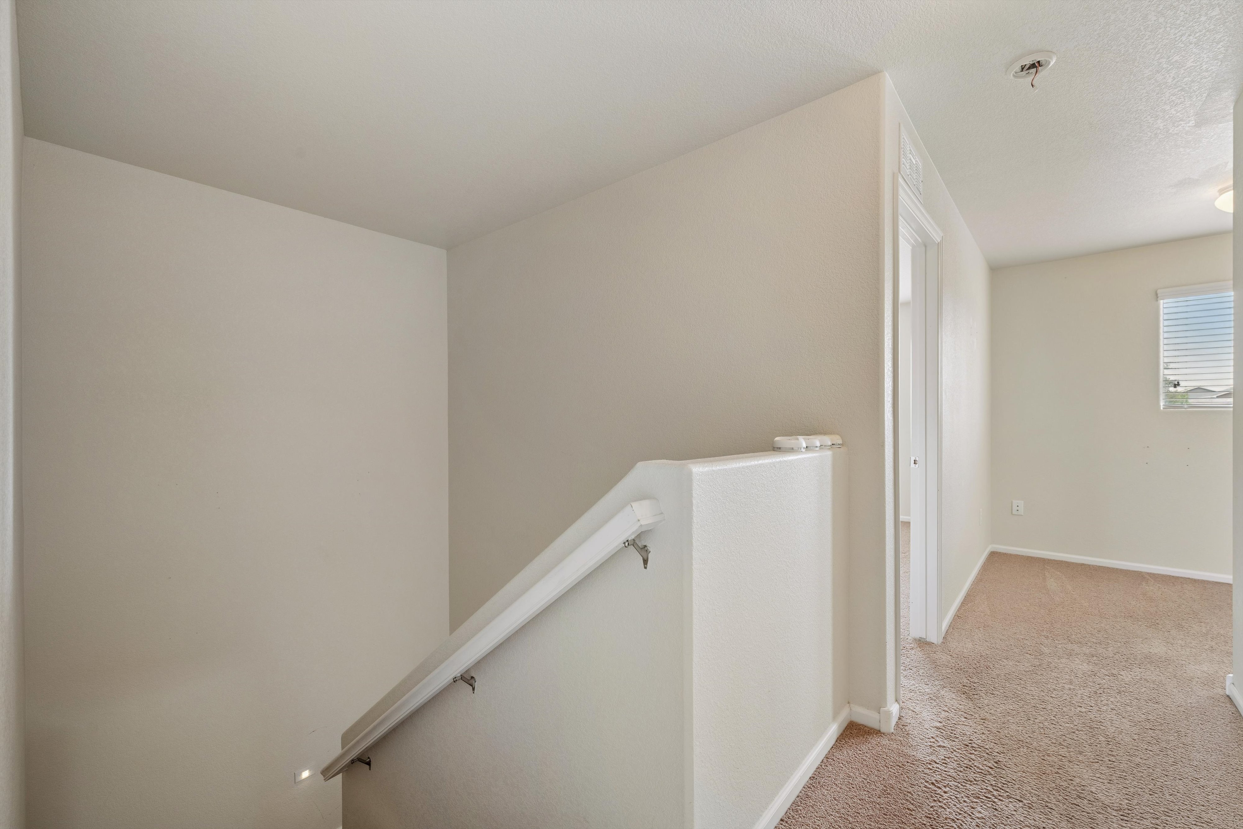  Spacious Four-Bedroom, Three-Bathroom Home - 物件實景
