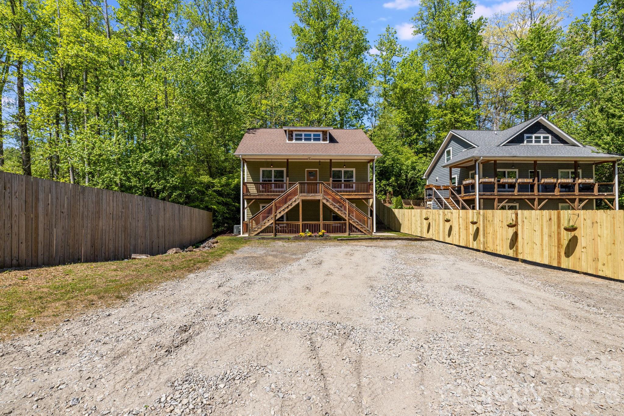 Asheville, North Carolina, 28803, United States, 5 Bedrooms Bedrooms, ,3 BathroomsBathrooms,Residential,For Sale,2025391