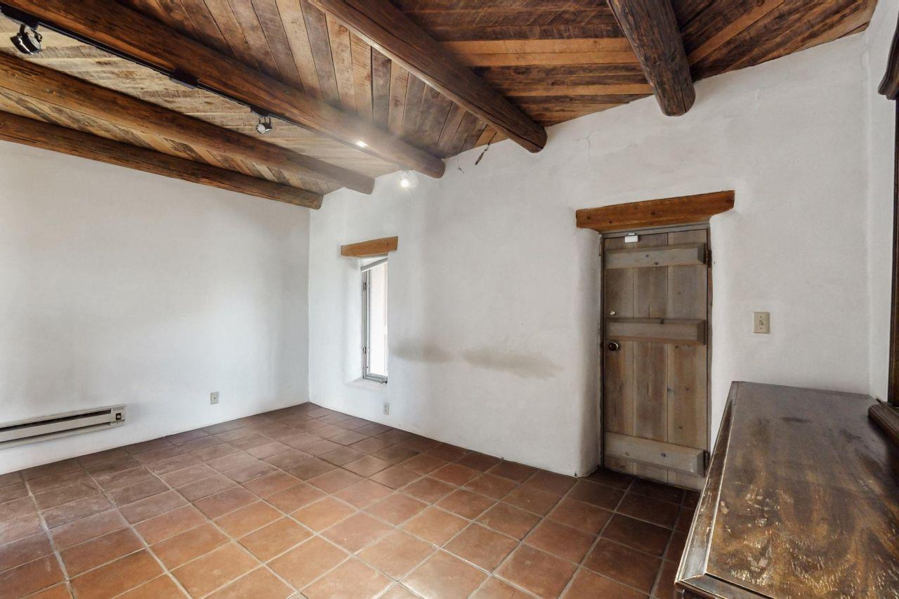 Espanola, New Mexico, 87532, United States, 5 Bedrooms Bedrooms, ,3 BathroomsBathrooms,Residential,For Sale,1762184