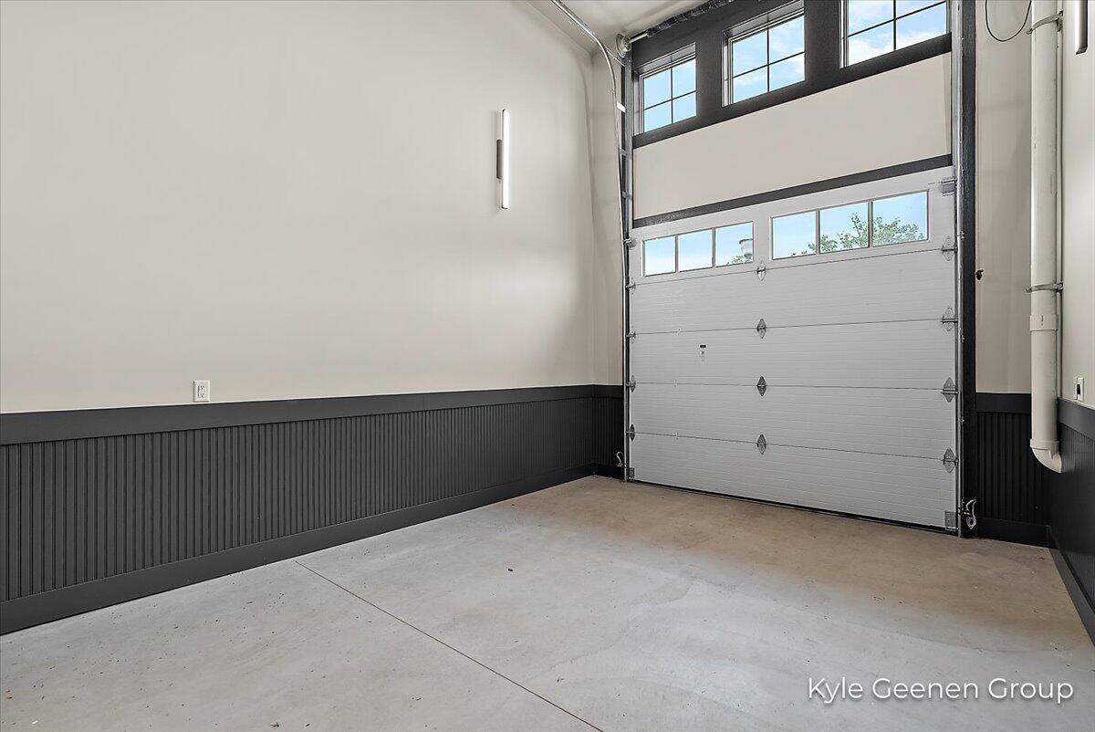 Holland, Michigan, 49423, United States, 2 Bedrooms Bedrooms, ,3 BathroomsBathrooms,Residential,For Sale,1827705