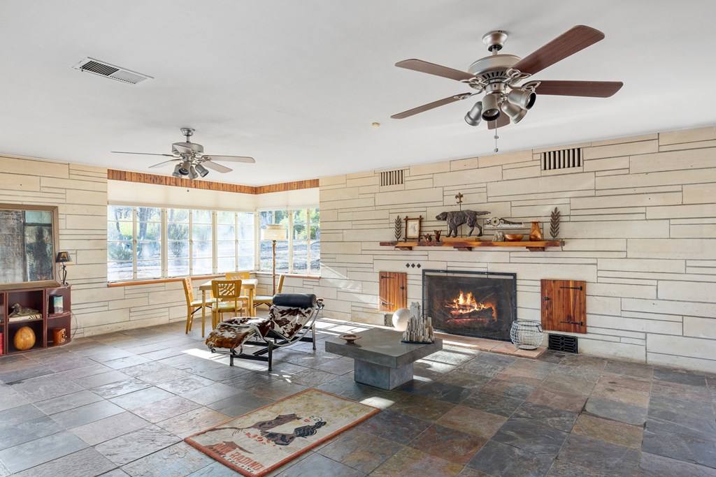 Kerrville, Texas, 78028, United States, 3 Bedrooms Bedrooms, ,3 BathroomsBathrooms,Residential,For Sale,2016606