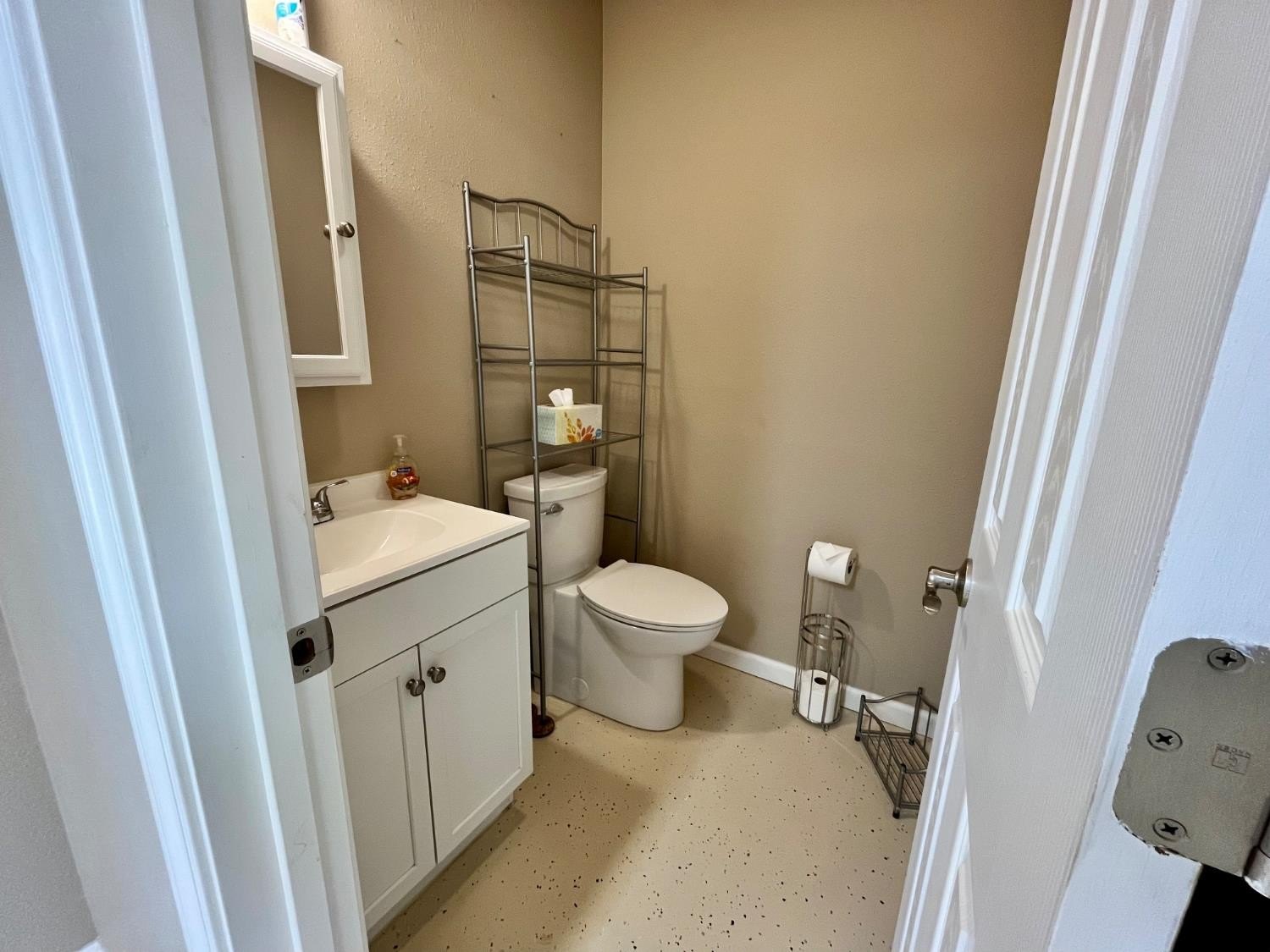 Valley Springs, California, 95252, United States, 3 Bedrooms Bedrooms, ,4 BathroomsBathrooms,Residential,For Sale,1981868