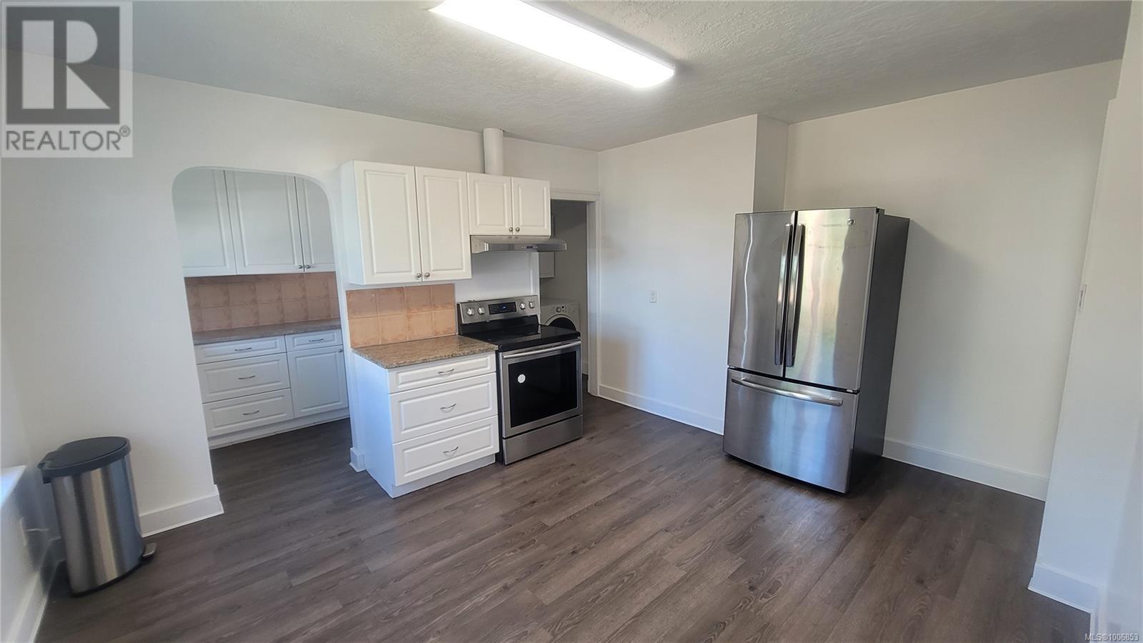 SAANICH, British Columbia, V9A 1B8, CA, 5 Bedrooms Bedrooms, ,2 BathroomsBathrooms,Residential,For Sale,1951080