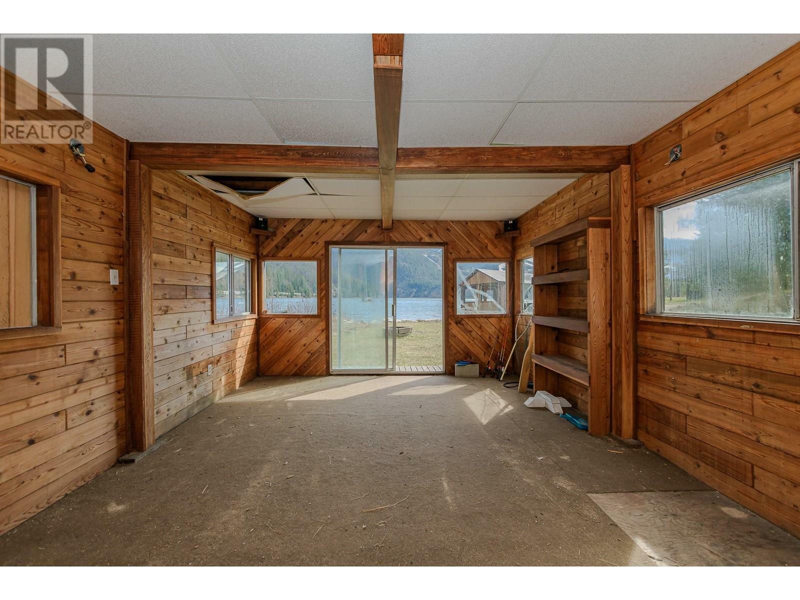 REVELSTOKE, British Columbia, V0E 2S0, CA, 4 Bedrooms Bedrooms, ,2 BathroomsBathrooms,Residential,For Sale,1838033