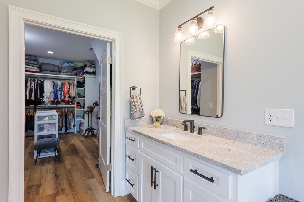 Valdosta, Georgia, 31601, United States, 4 Bedrooms Bedrooms, ,5 BathroomsBathrooms,Residential,For Sale,1991156