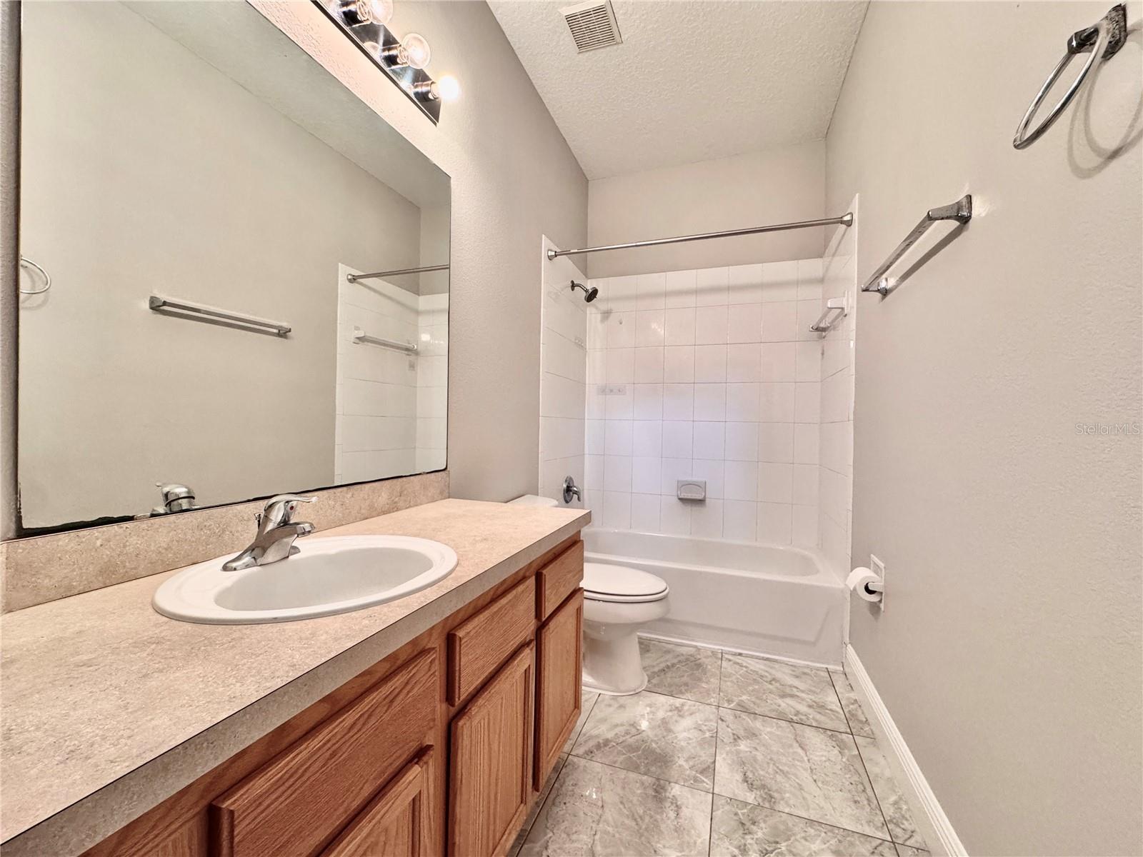 WINTER GARDEN, Florida, 34787, United States, 5 Bedrooms Bedrooms, ,3 BathroomsBathrooms,Residential,For Sale,1974111