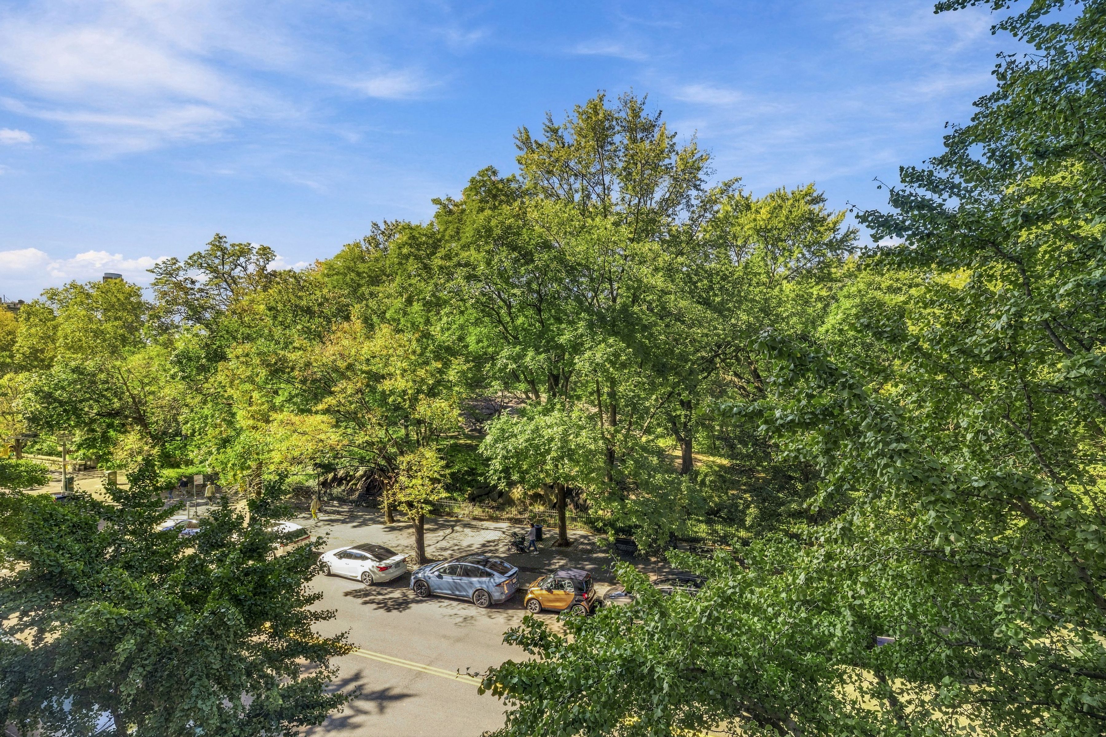  118 Riverside Drive - 物件實景