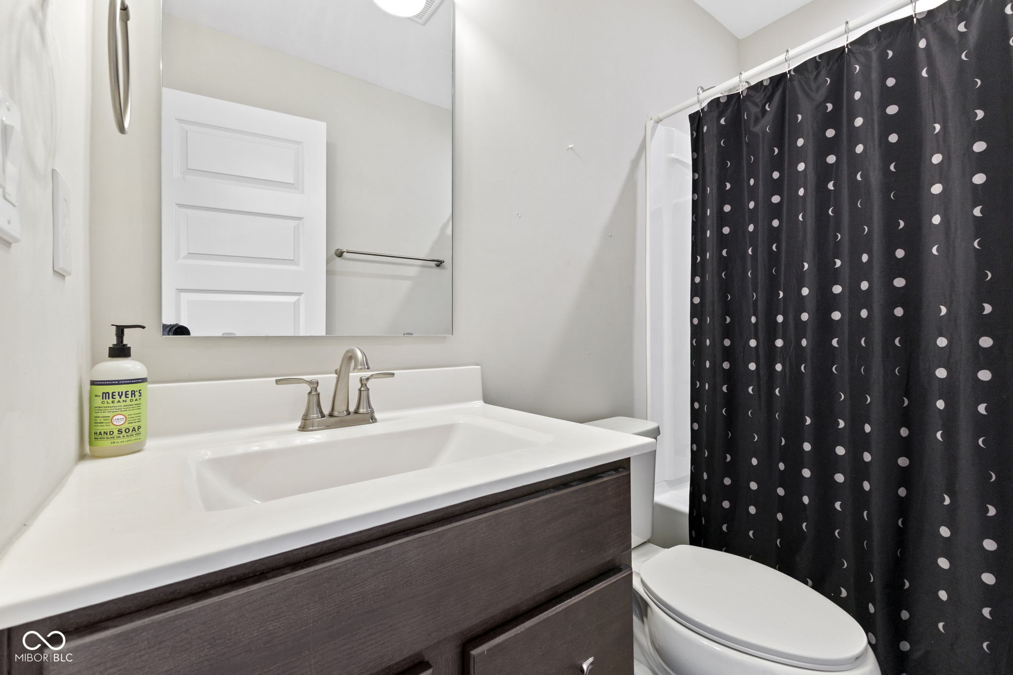 Fishers, Indiana, 46037, United States, 5 Bedrooms Bedrooms, ,4 BathroomsBathrooms,Residential,For Sale,1973782