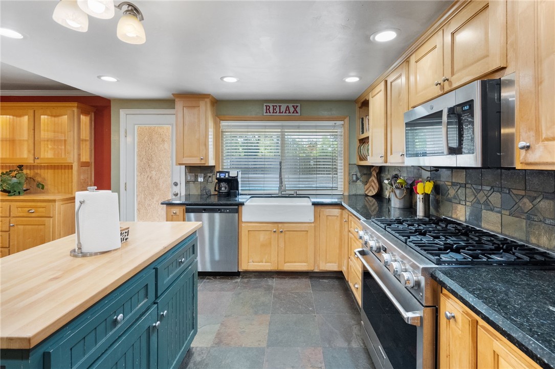 Perris, California, 92570, United States, 4 Bedrooms Bedrooms, ,2 BathroomsBathrooms,Residential,For Sale,2009057