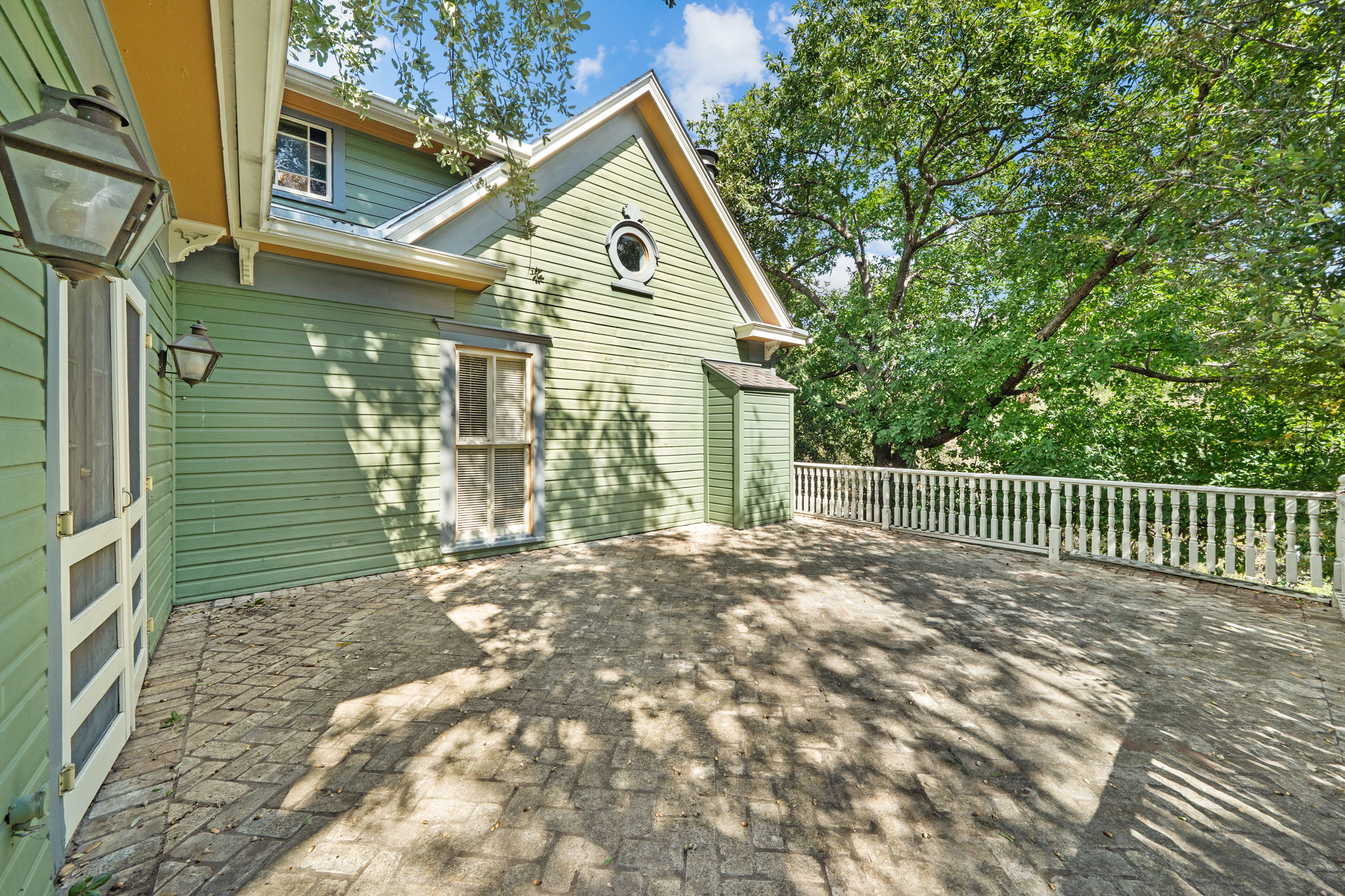 San Marcos, Texas, 78666, United States, 3 Bedrooms Bedrooms, ,4 BathroomsBathrooms,Residential,For Sale,1981922