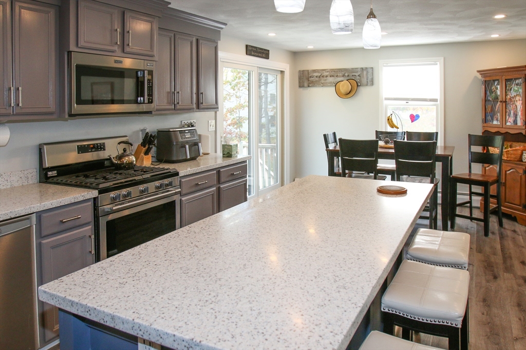 Merrimac, Massachusetts, 01860, United States, 3 Bedrooms Bedrooms, ,3 BathroomsBathrooms,Residential,For Sale,1976676