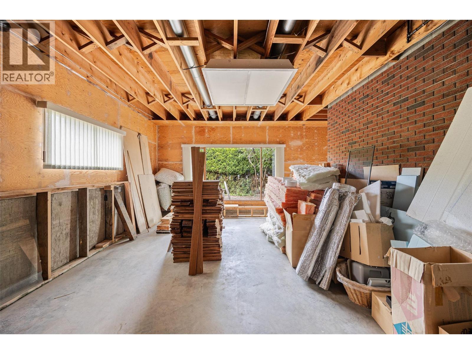 KELOWNA, British Columbia, V1V 1J5, CA, 2 Bedrooms Bedrooms, ,2 BathroomsBathrooms,Residential,For Sale,1948319