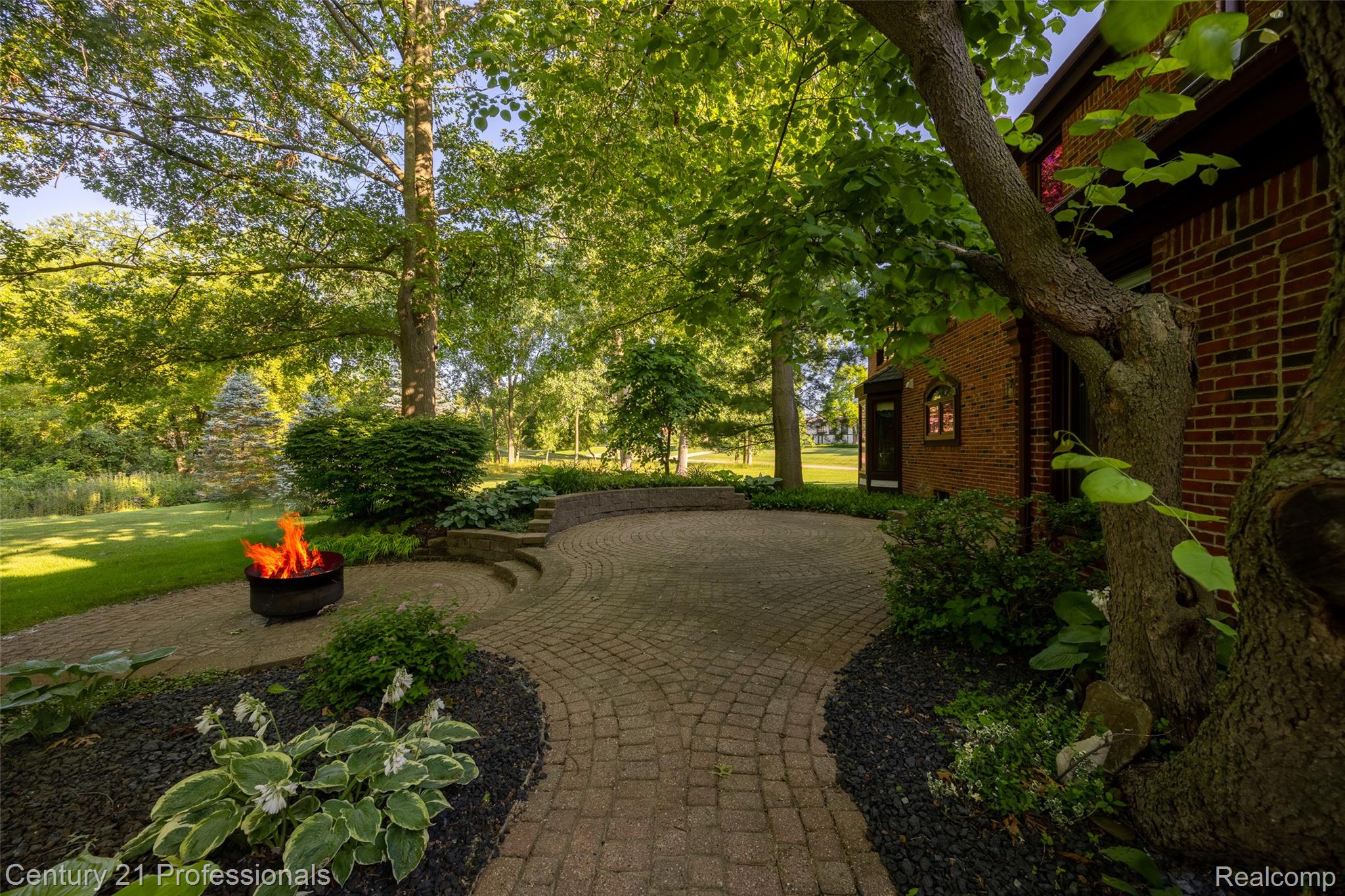 Rochester, Michigan, 48306, United States, 4 Bedrooms Bedrooms, ,3 BathroomsBathrooms,Residential,For Sale,1943231