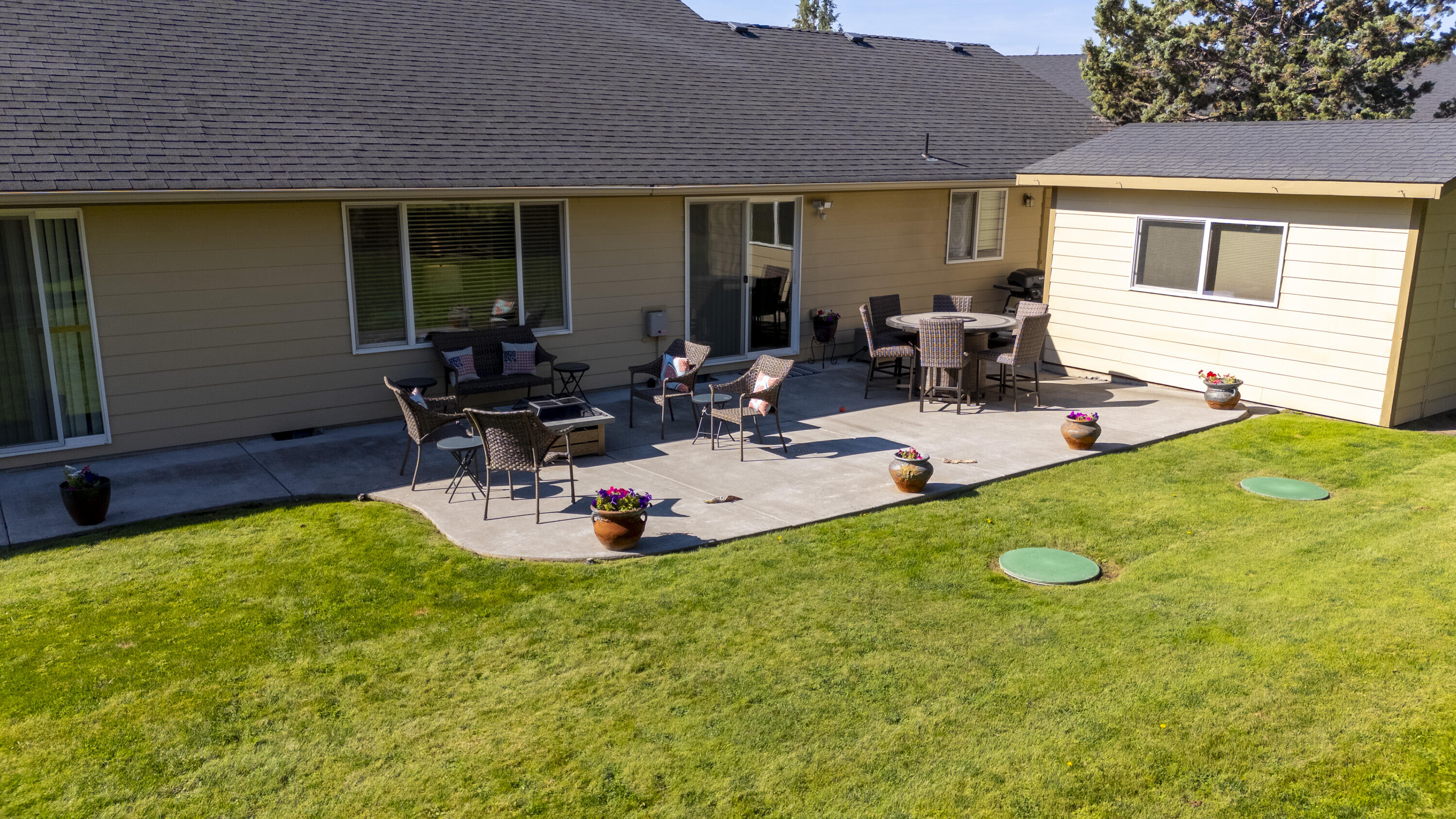 Prineville, Oregon, 97754, United States, 3 Bedrooms Bedrooms, ,2 BathroomsBathrooms,Residential,For Sale,1931921