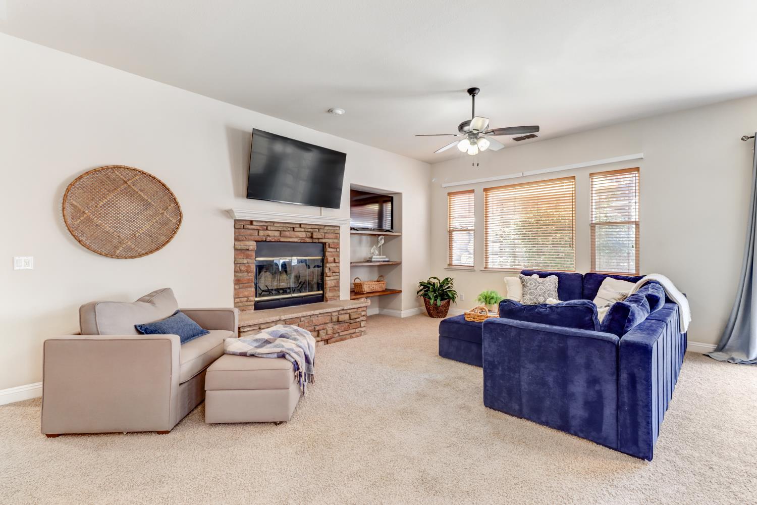 El Dorado Hills, California, 95762, United States, 4 Bedrooms Bedrooms, ,2 BathroomsBathrooms,Residential,For Sale,1939955