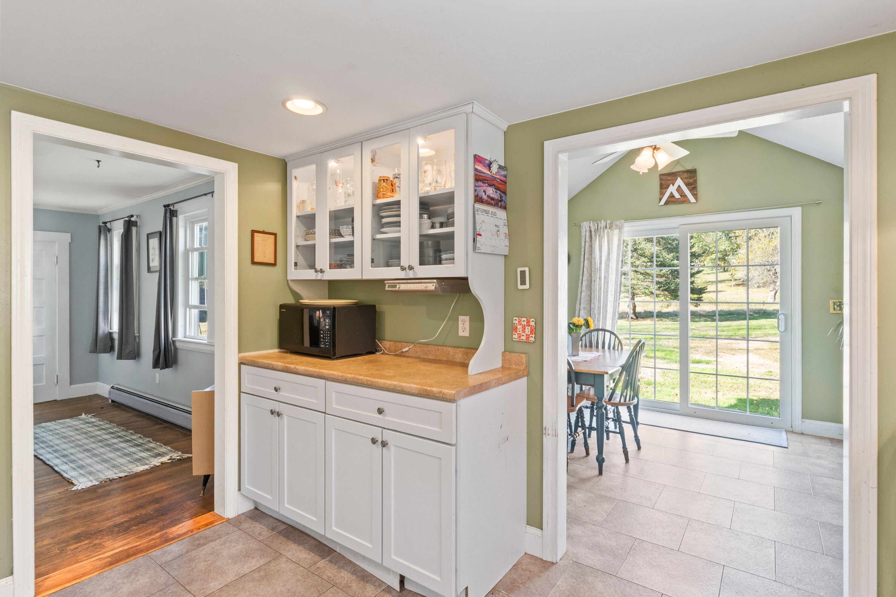 Eliot, Maine, 03903, United States, 4 Bedrooms Bedrooms, ,2 BathroomsBathrooms,Residential,For Sale,1977194