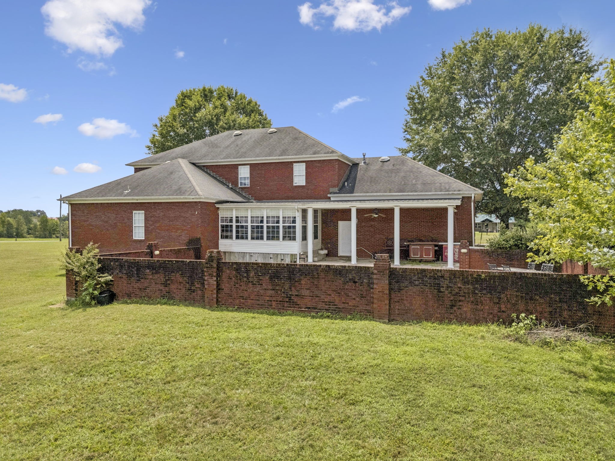 Lawrenceburg, Tennessee, 38464, United States, 5 Bedrooms Bedrooms, ,4 BathroomsBathrooms,Residential,For Sale,1967906