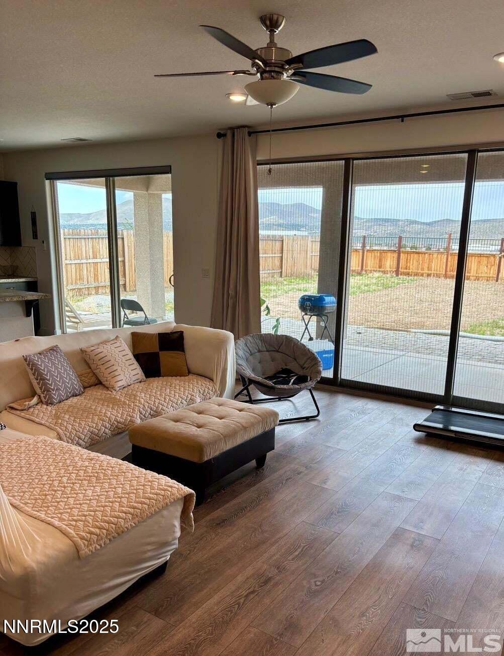 Sparks, Nevada, 89441, United States, 4 Bedrooms Bedrooms, ,3 BathroomsBathrooms,Residential,For Sale,1995545