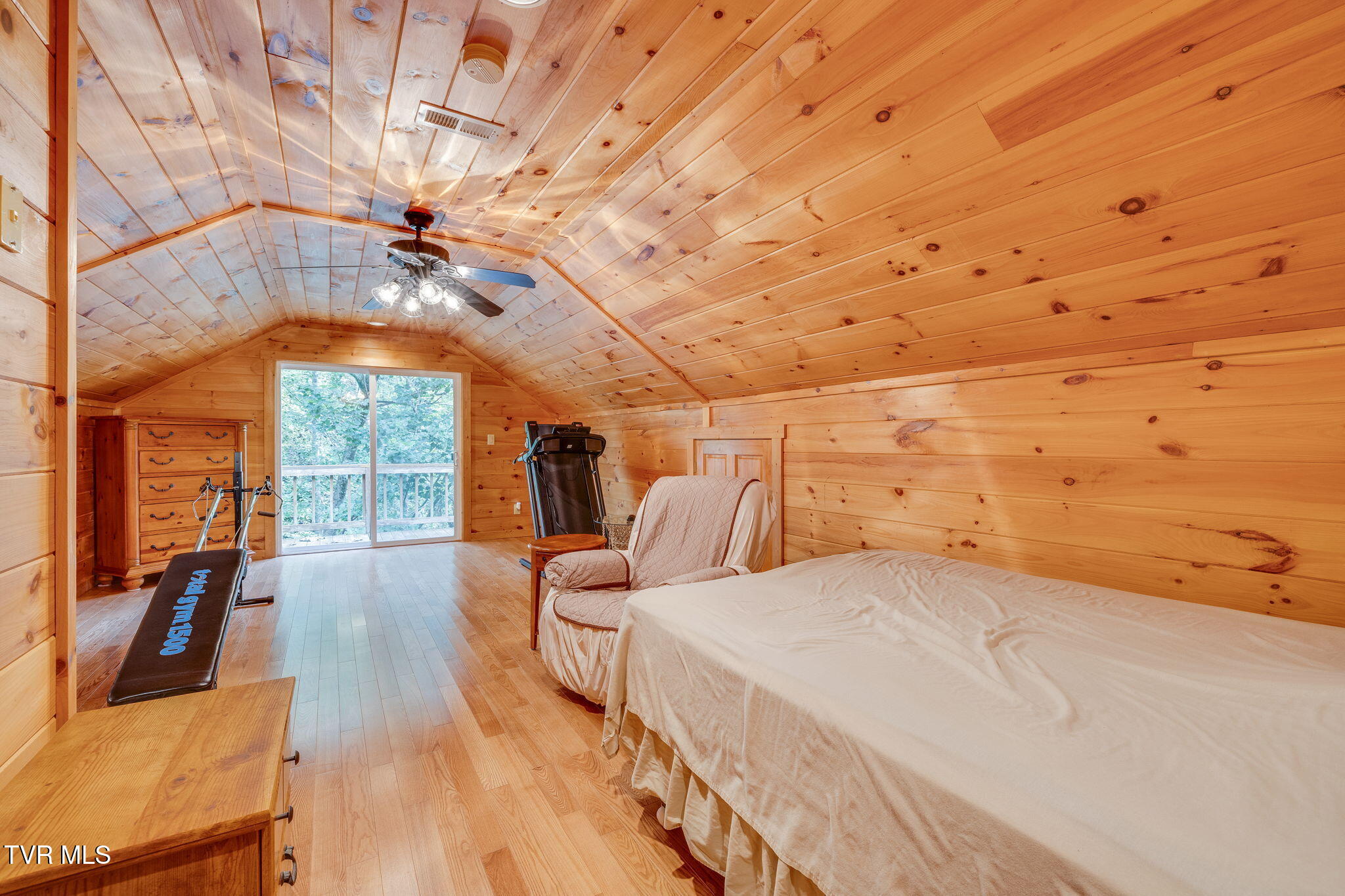 Butler, Tennessee, 37640, United States, 2 Bedrooms Bedrooms, ,3 BathroomsBathrooms,Residential,For Sale,1914007