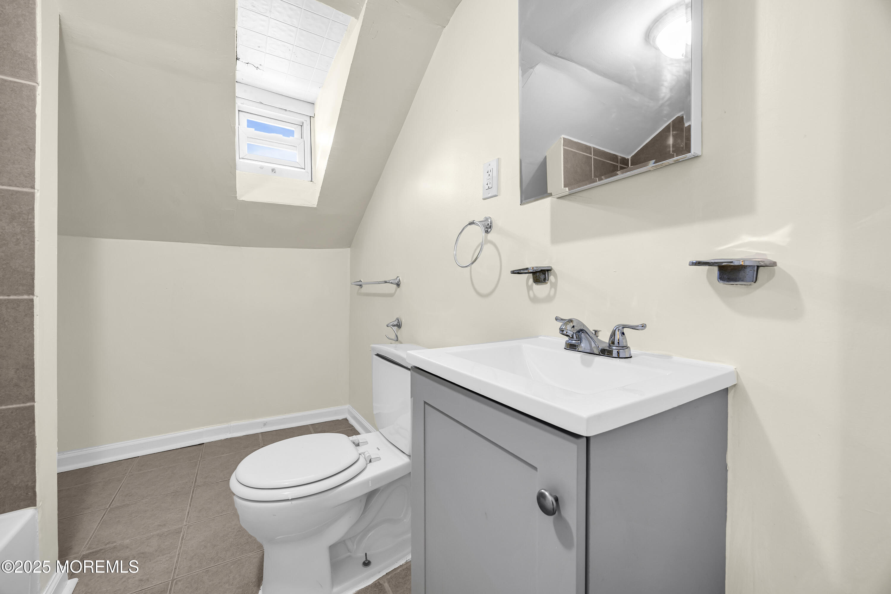 Newark, New Jersey, 07104, United States, 7 Bedrooms Bedrooms, ,3 BathroomsBathrooms,Residential,For Sale,1915900