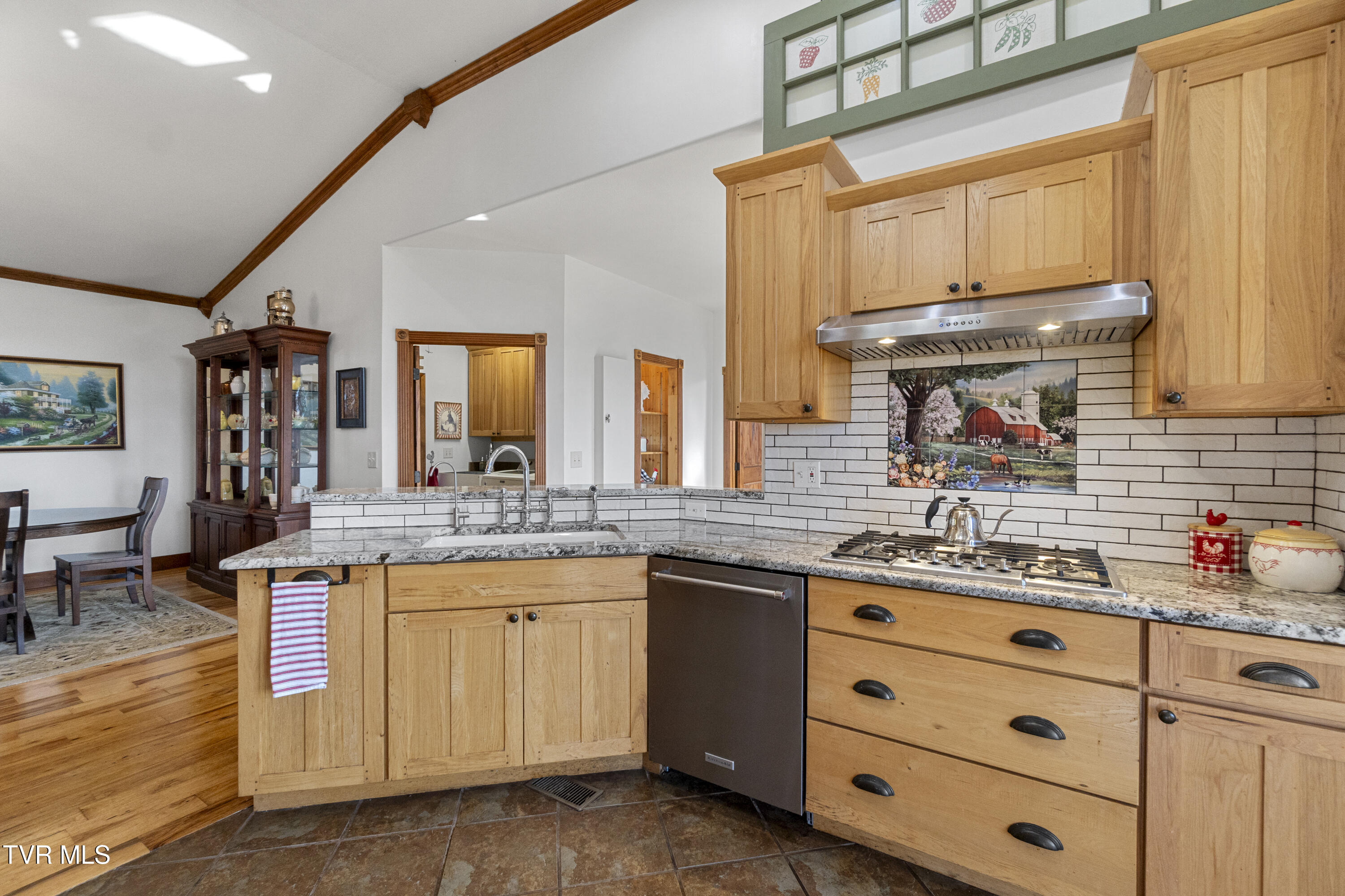 Parrottsville, Tennessee, 37843, United States, 5 Bedrooms Bedrooms, ,4 BathroomsBathrooms,Residential,For Sale,2005757