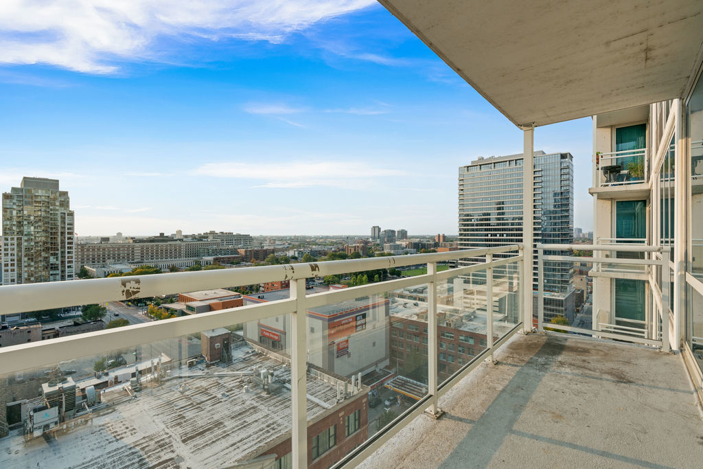 Chicago, Illinois, 60654, United States, 2 Bedrooms Bedrooms, ,2 BathroomsBathrooms,Residential,For Sale,2023222