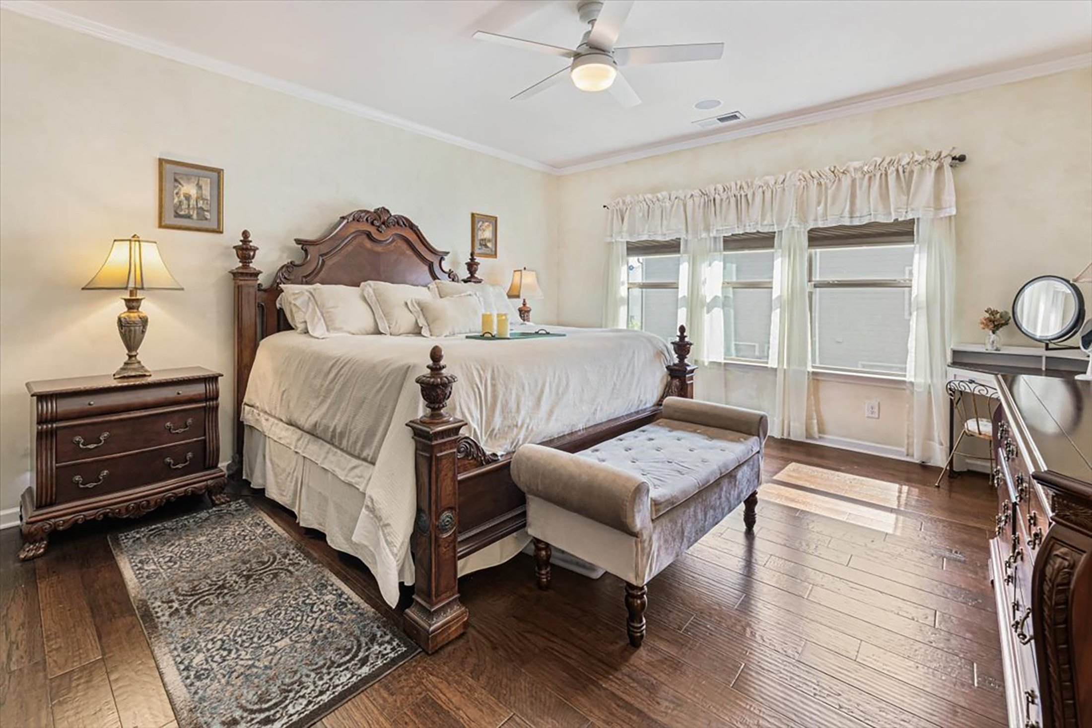  Beautifully Maintained Townhome in Gated Community - 物件實景