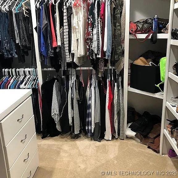 Fort Gibson, Oklahoma, 74434, United States, 5 Bedrooms Bedrooms, ,3 BathroomsBathrooms,Residential,For Sale,1980443