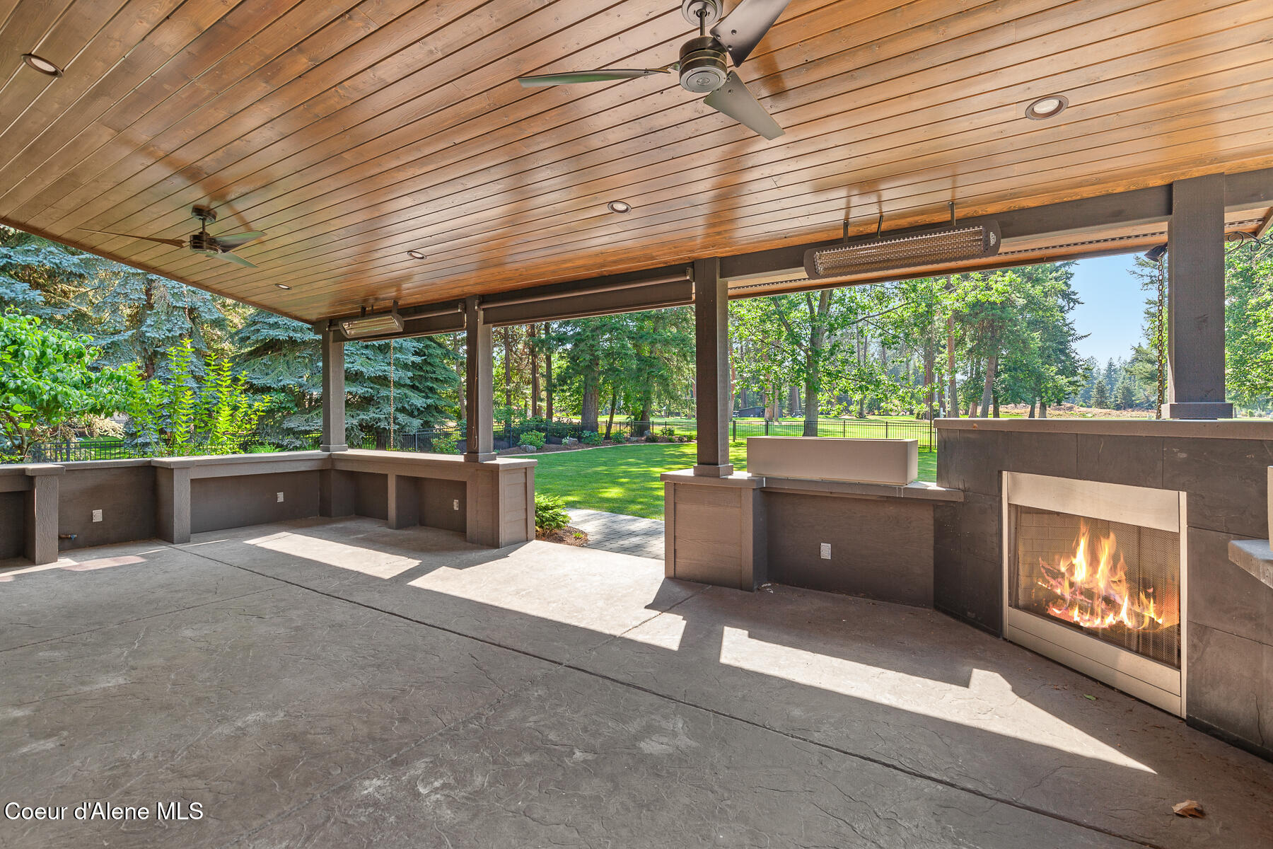 Hayden Lake, Idaho, 83835, United States, 4 Bedrooms Bedrooms, ,4 BathroomsBathrooms,Residential,For Sale,1984036