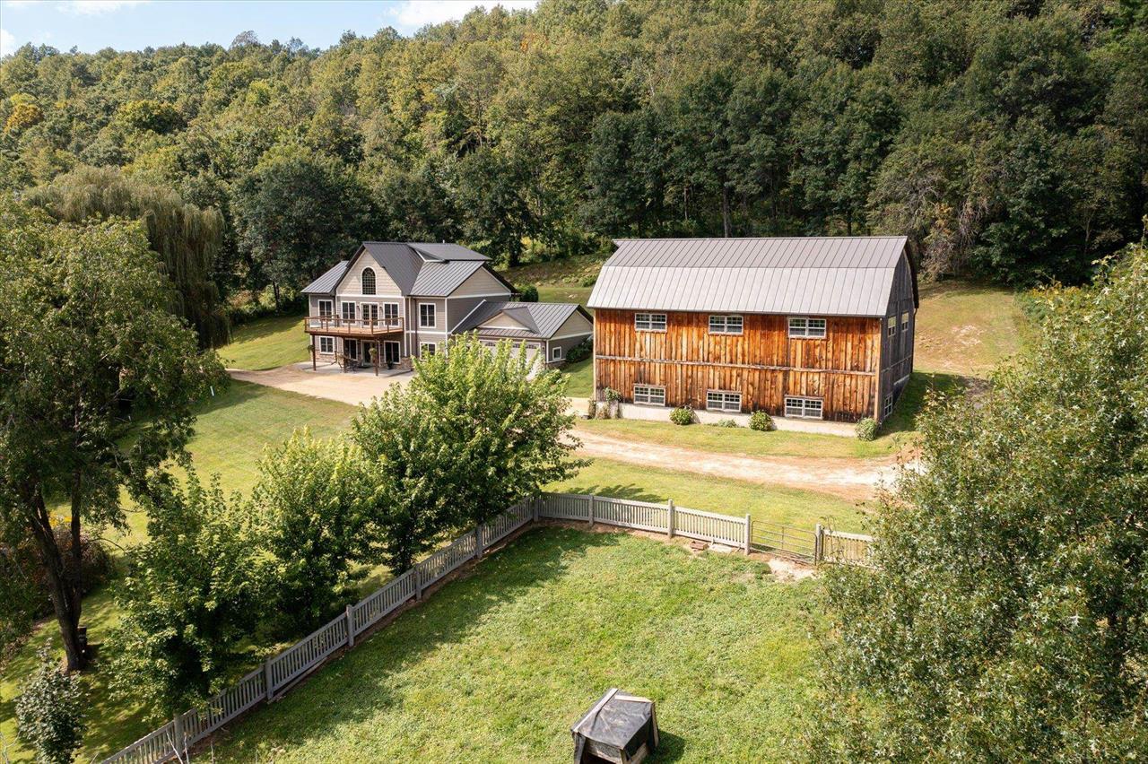 Westby, Wisconsin, 54667, United States, 3 Bedrooms Bedrooms, ,3 BathroomsBathrooms,Residential,For Sale,1977148